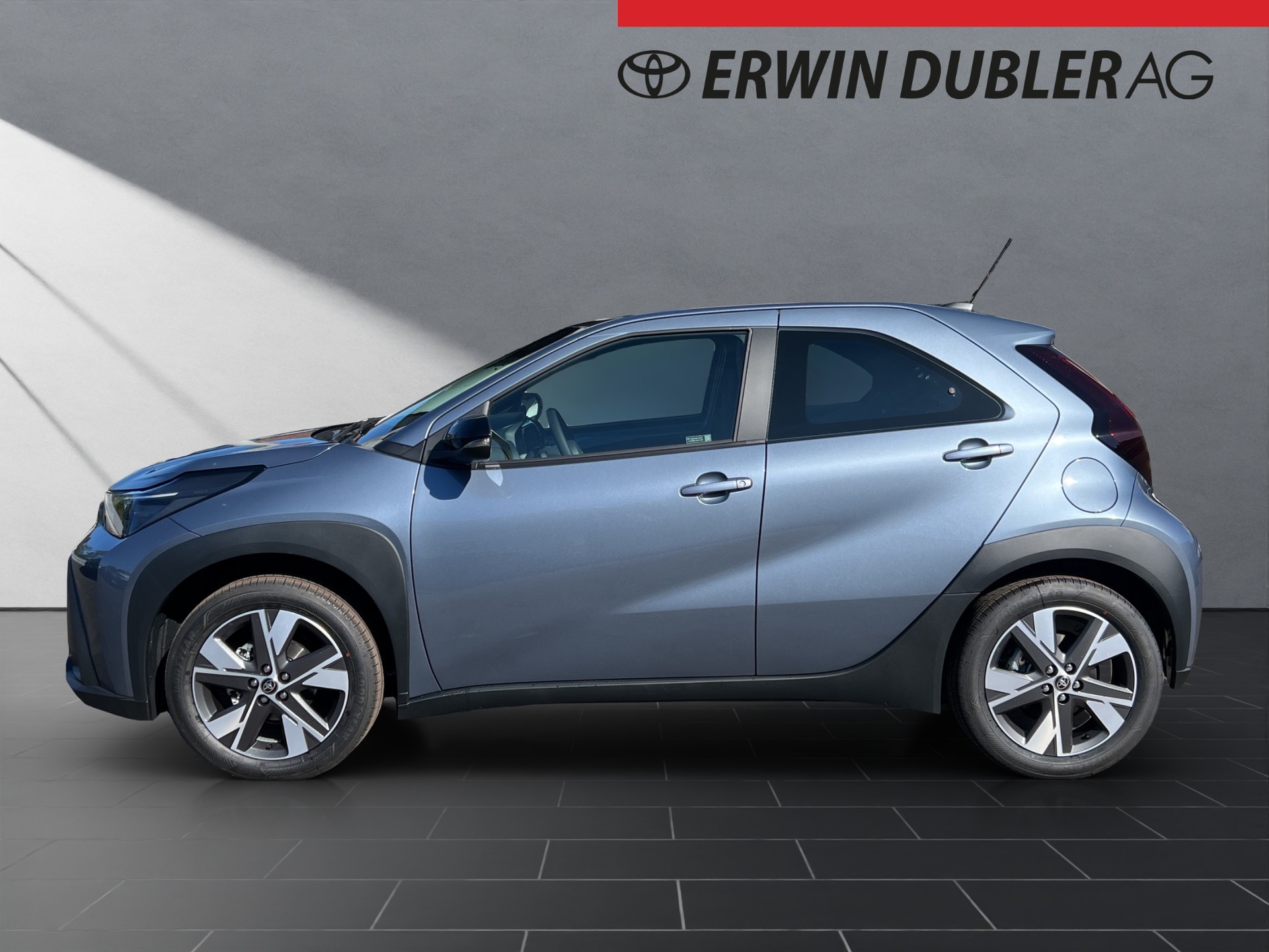 TOYOTA Aygo X 1.5 VVT-i HSD Comfort-showroom-element-1