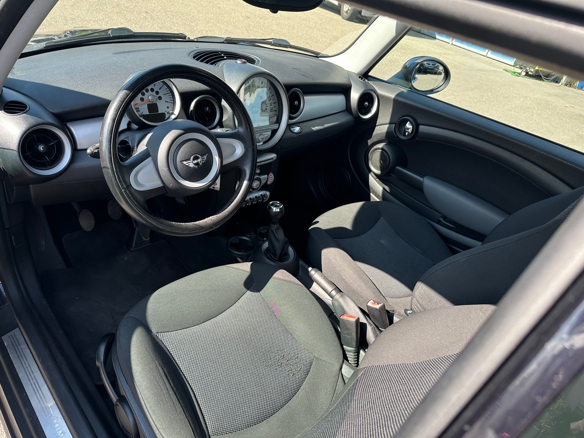 MINI Cooper-image-8