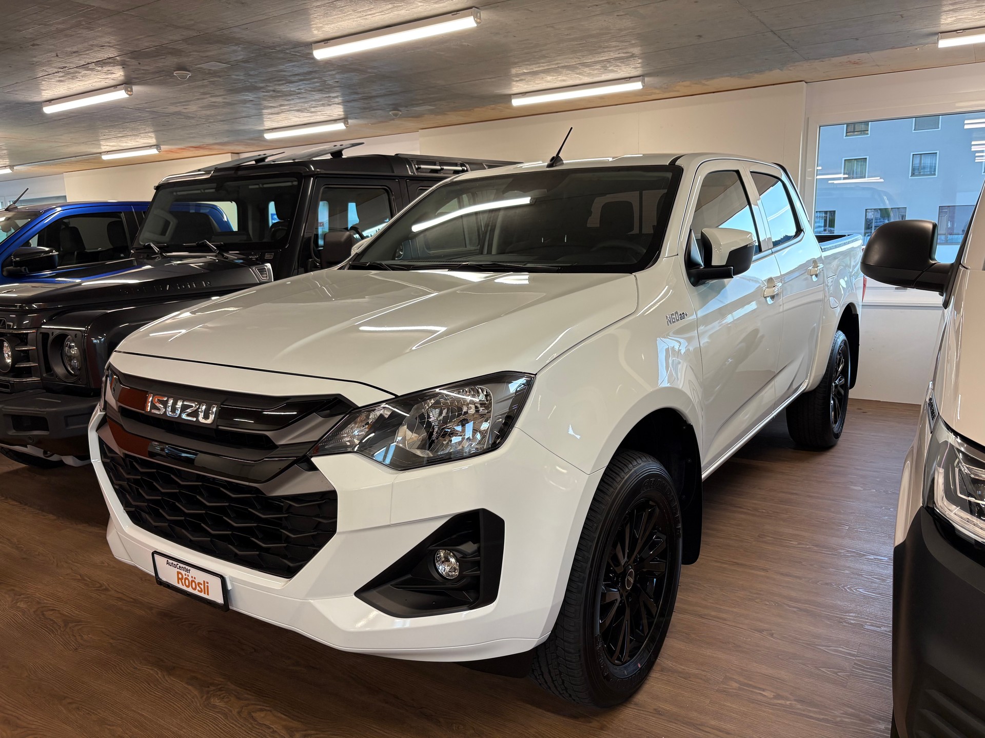 ISUZU D-MAX 1.9 CrewCab N60BB+ 4x4 AT-image-2