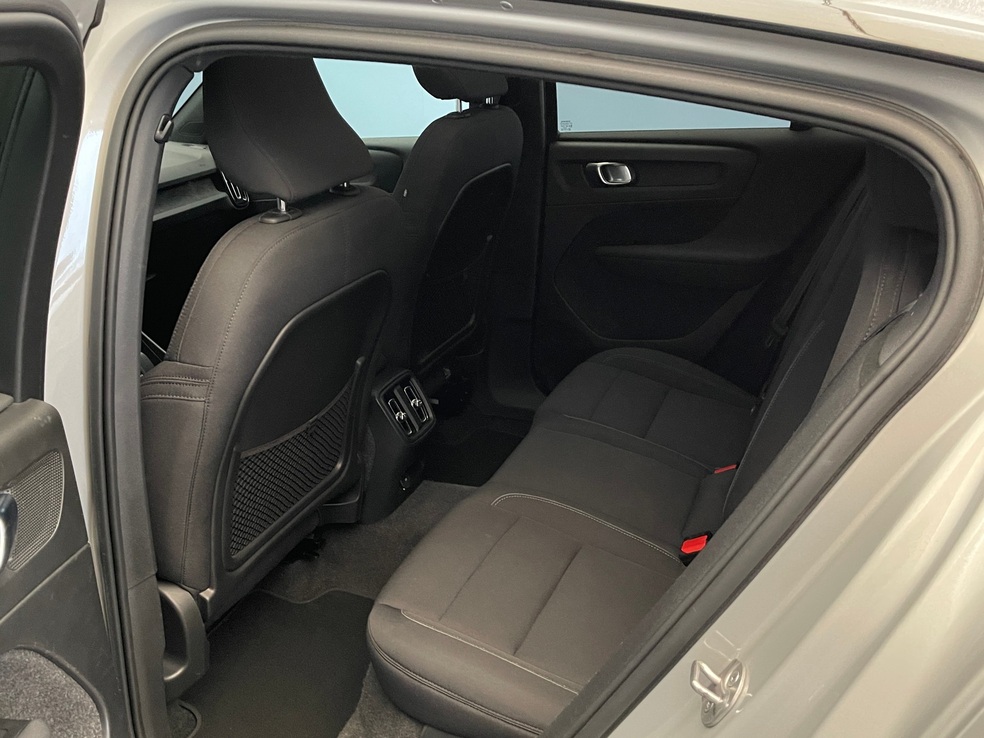 VOLVO C40 P8 Twin Recharge AWD-image-7