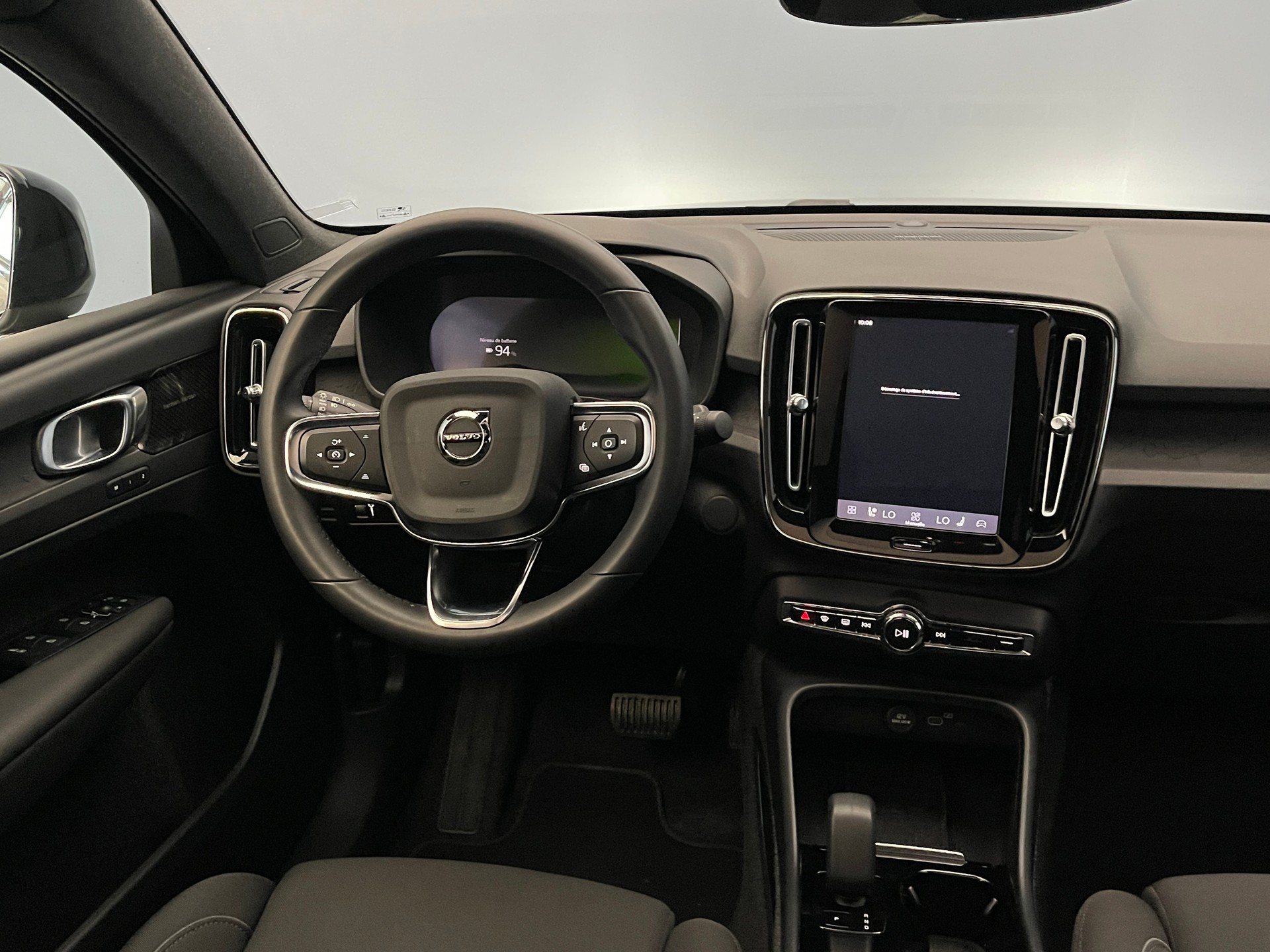 VOLVO C40 P8 Twin Recharge AWD-image-13