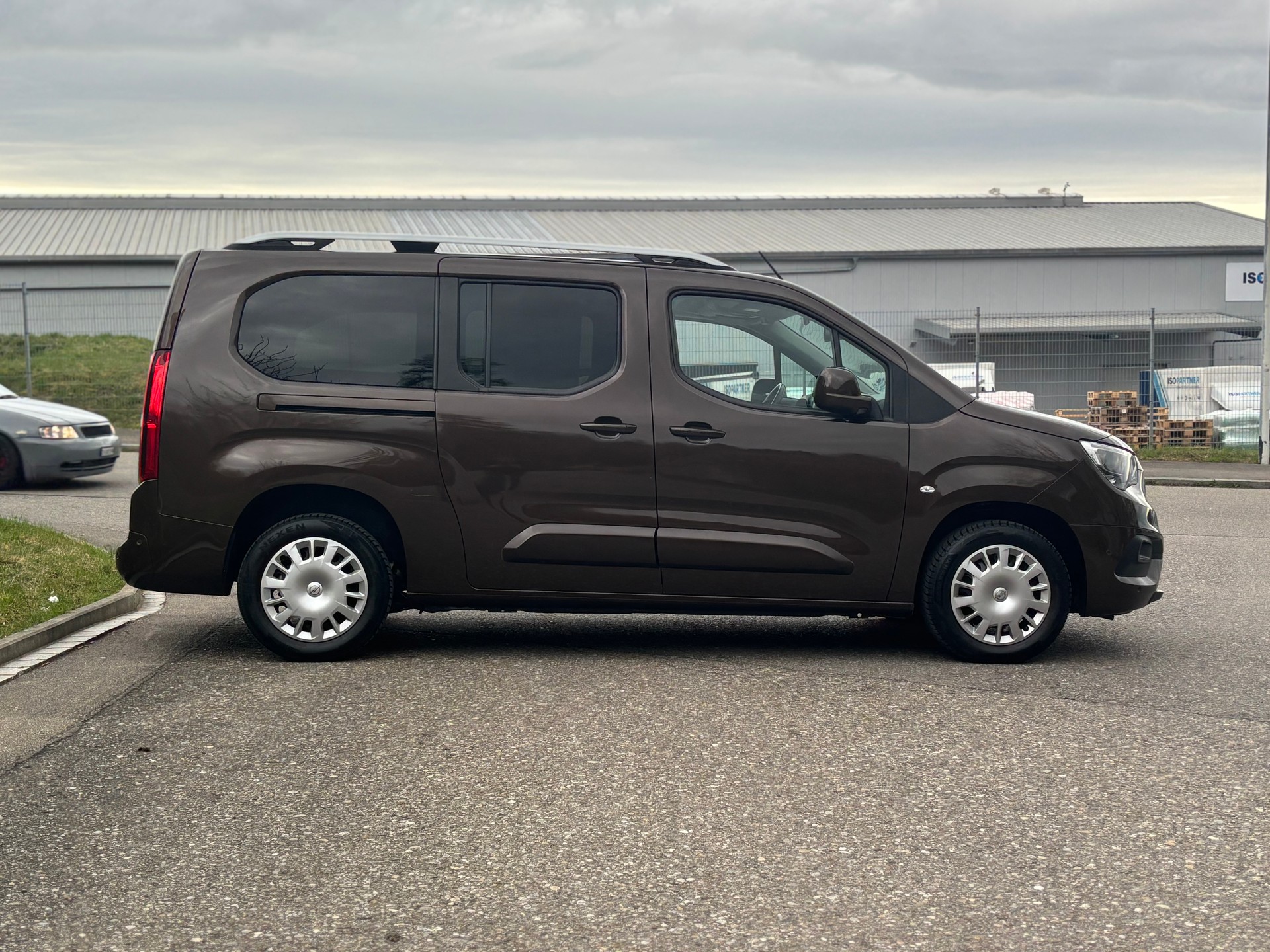 OPEL Combo Life XL 1.5 7Plätze Enjoy Automat-showroom-element-3
