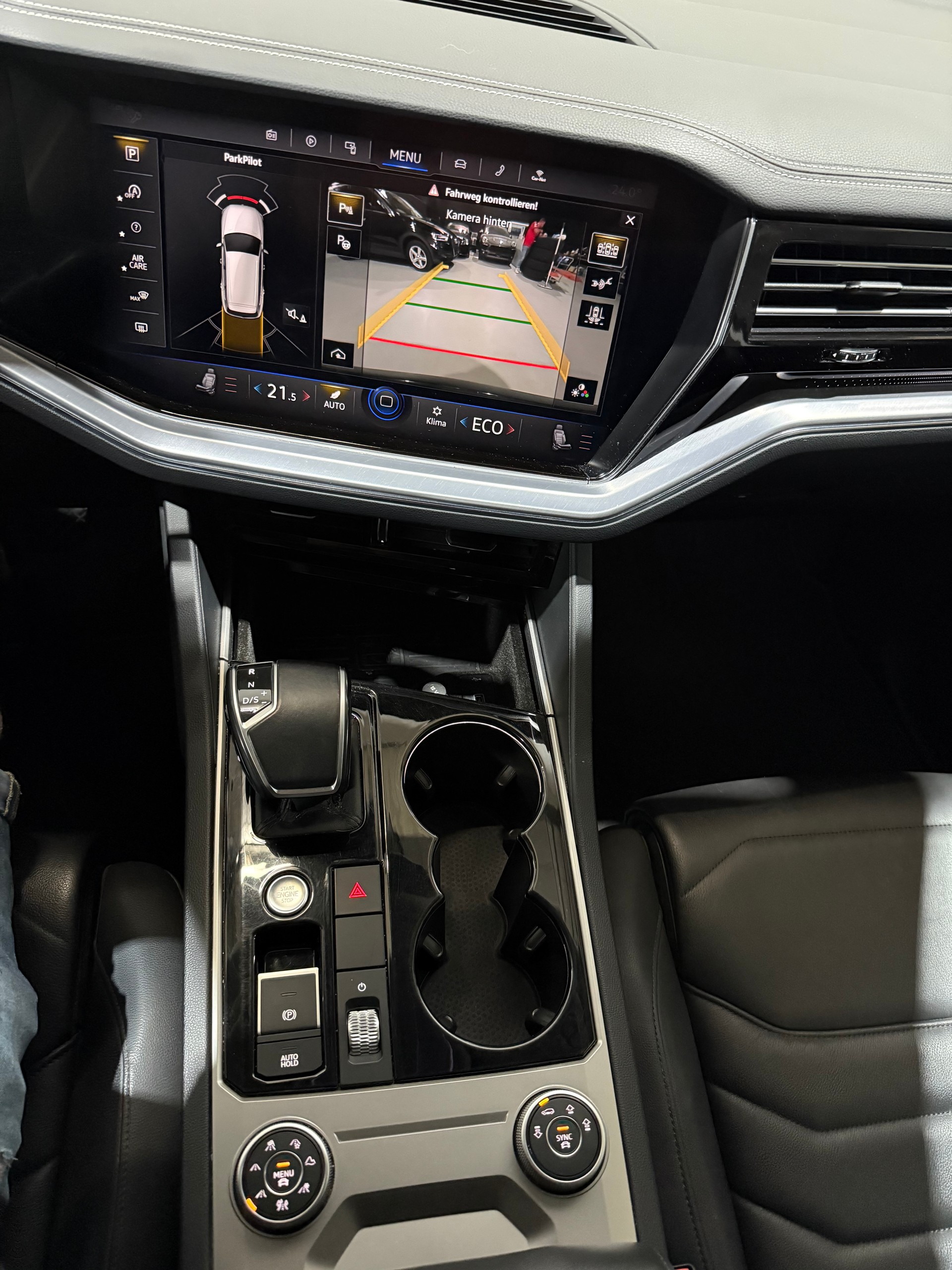 VW Touareg 3.0 TDI Elegance Tiptronic CH Fahrzeug-image-15