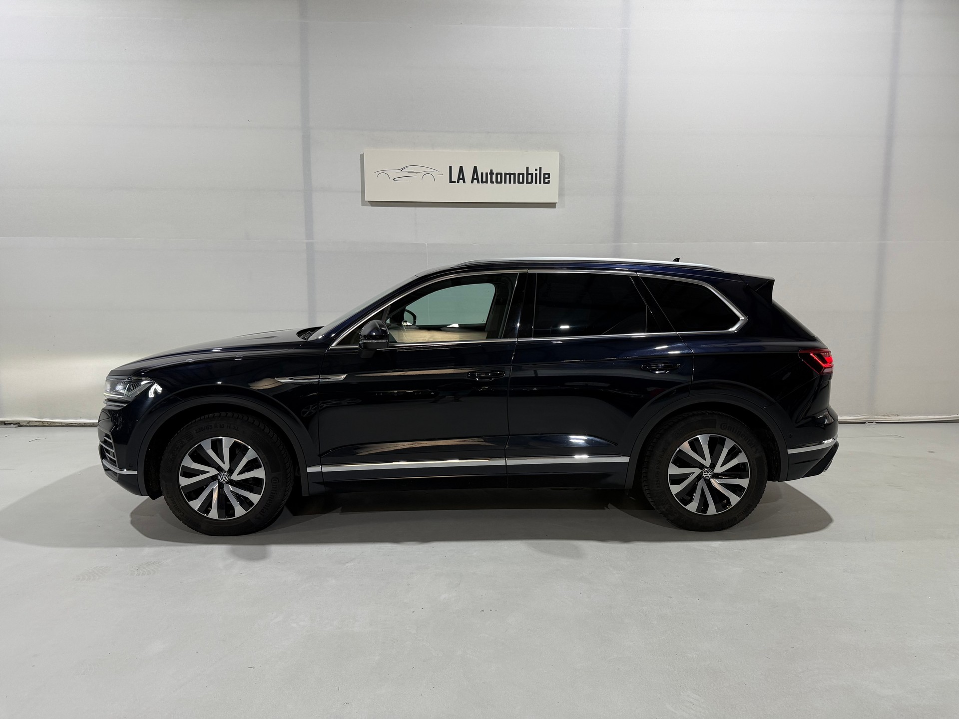 VW Touareg 3.0 TDI Elegance Tiptronic CH Fahrzeug-image-2