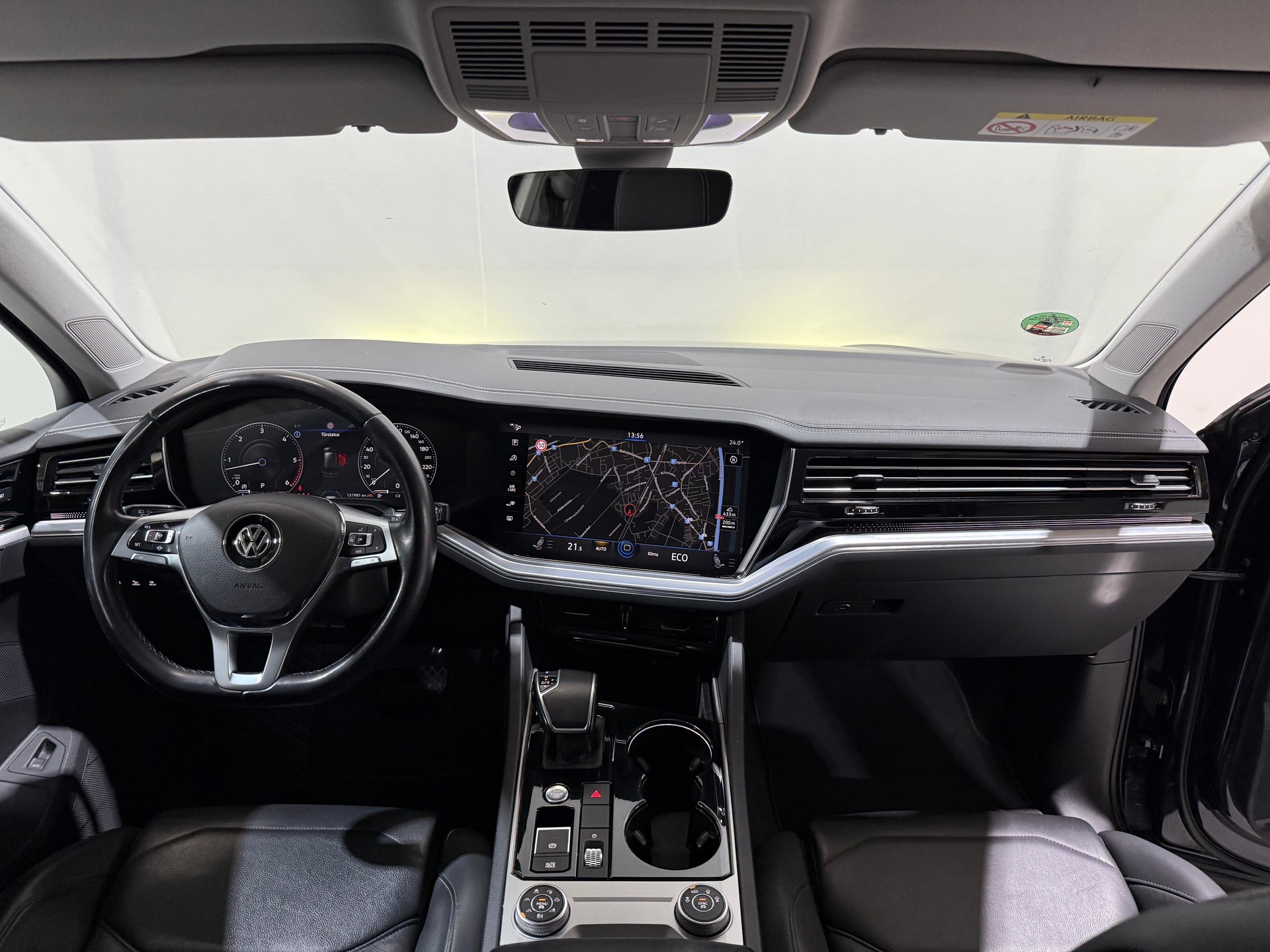 VW Touareg 3.0 TDI Elegance Tiptronic CH Fahrzeug-image-11