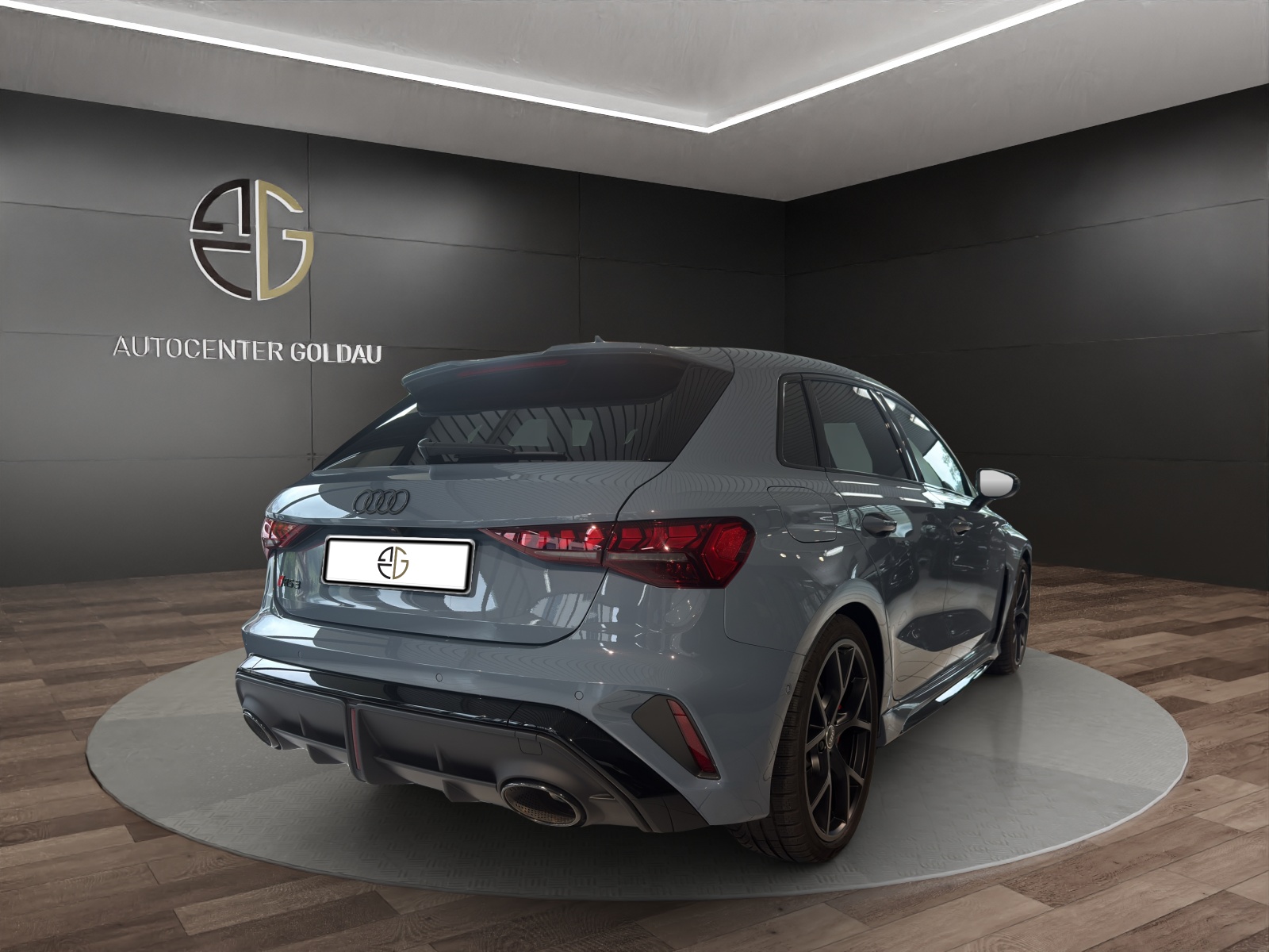 AUDI RS3 Sportback 2.5 TSI quattro S-tronic Werksgarantie bis 04/2030-showroom-element-3