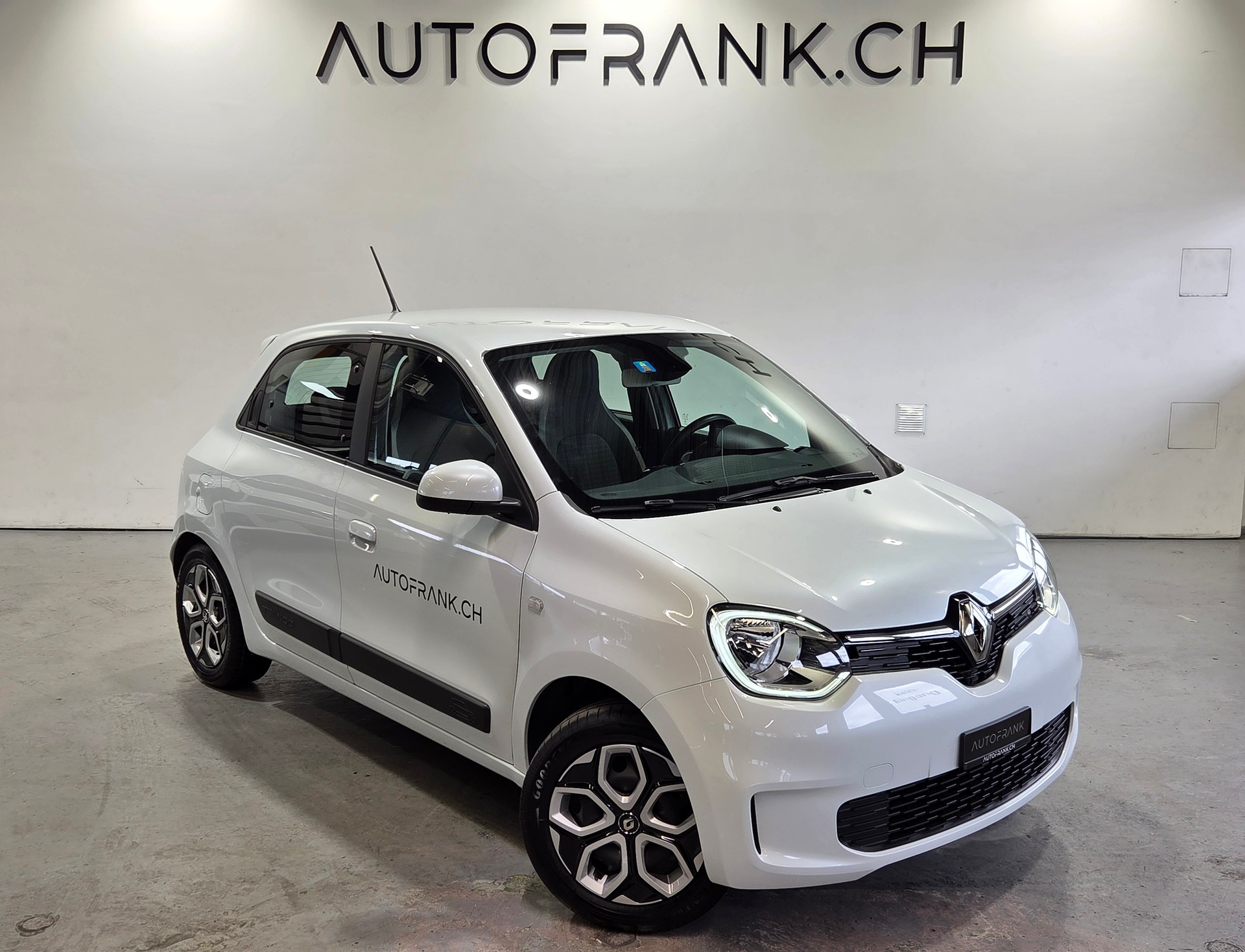 RENAULT Twingo 0.9 TCe 95 Zen-image-12