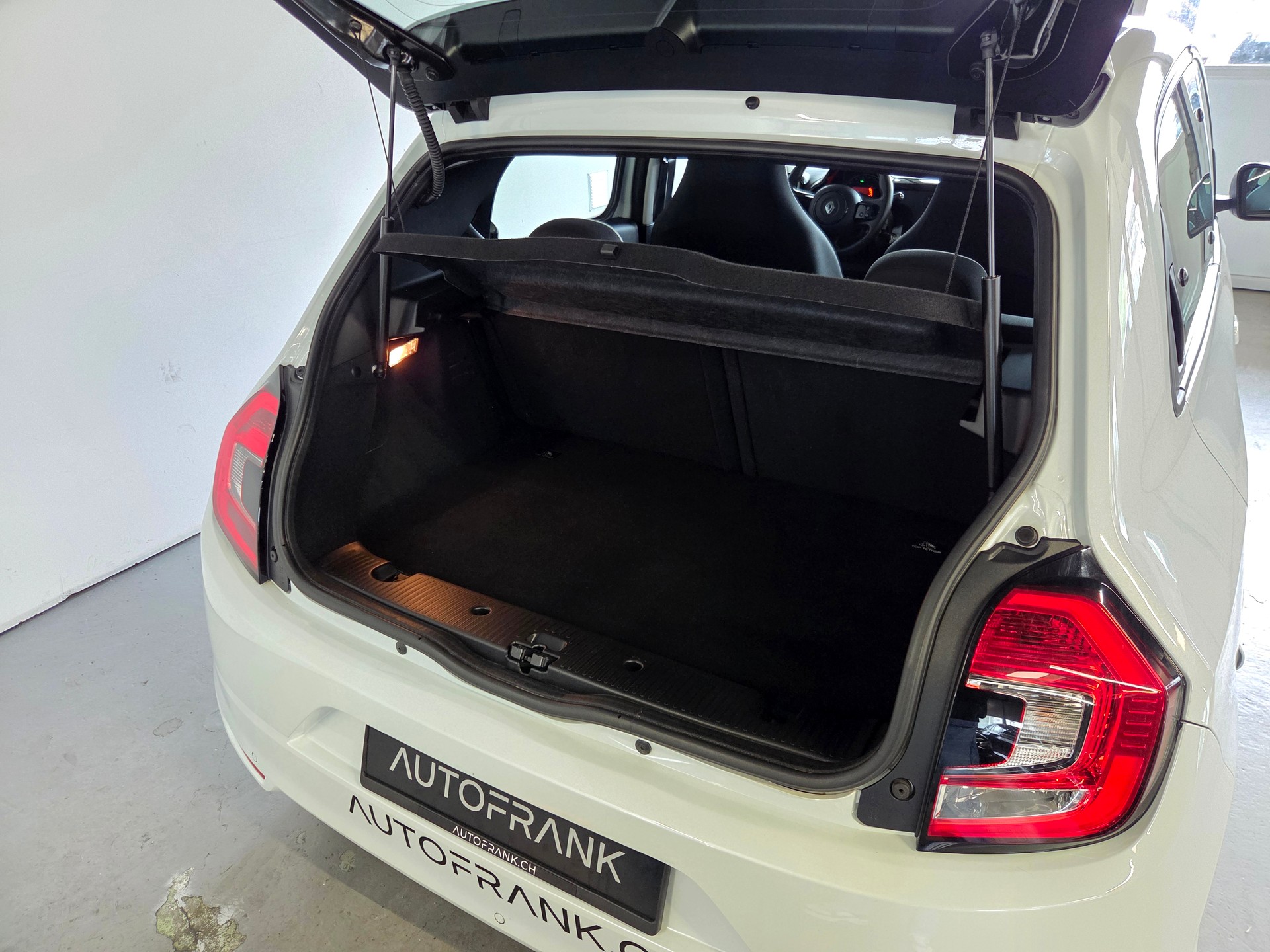 RENAULT Twingo 0.9 TCe 95 Zen-image-18