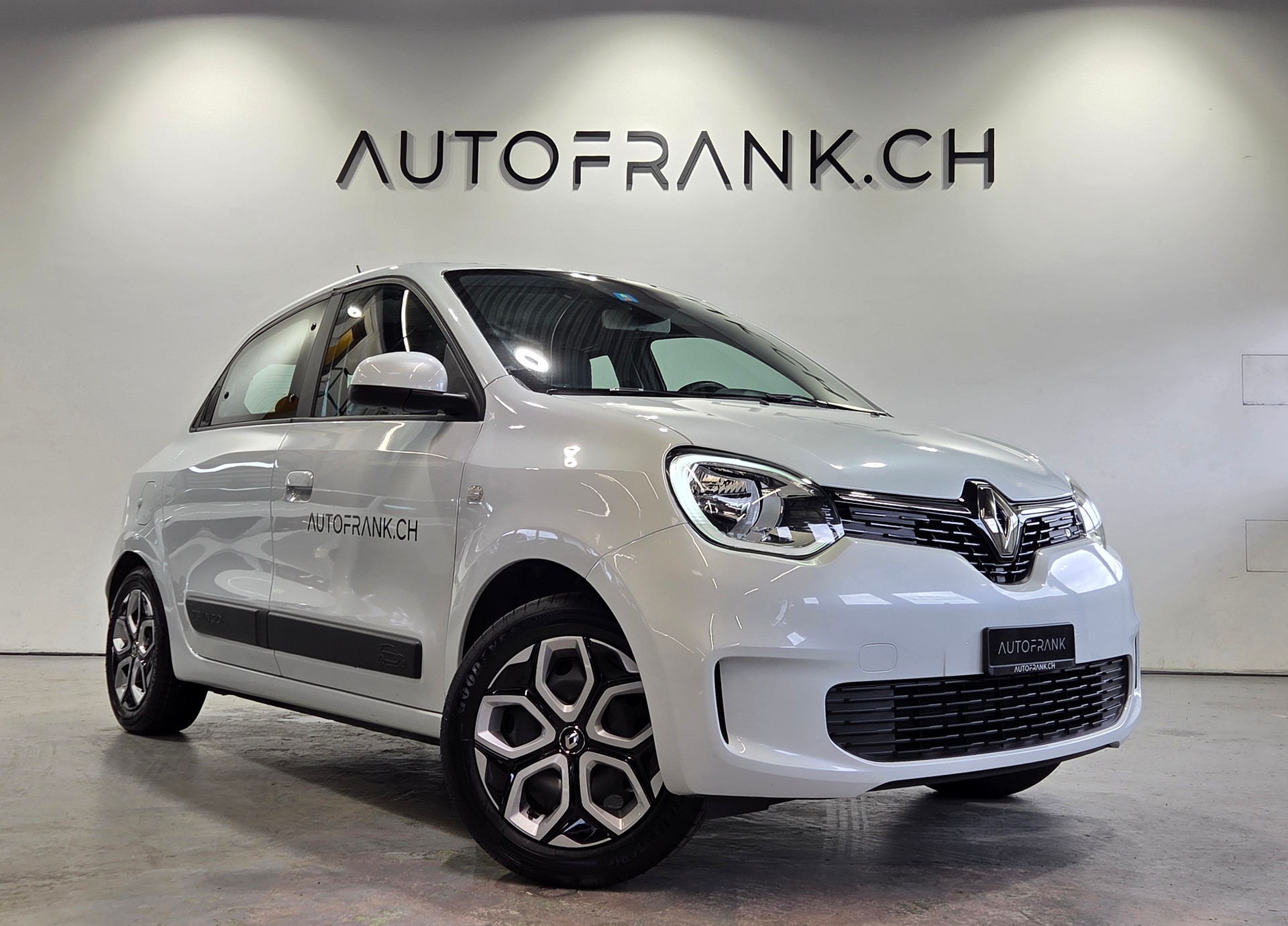 RENAULT Twingo 0.9 TCe 95 Zen-image-17