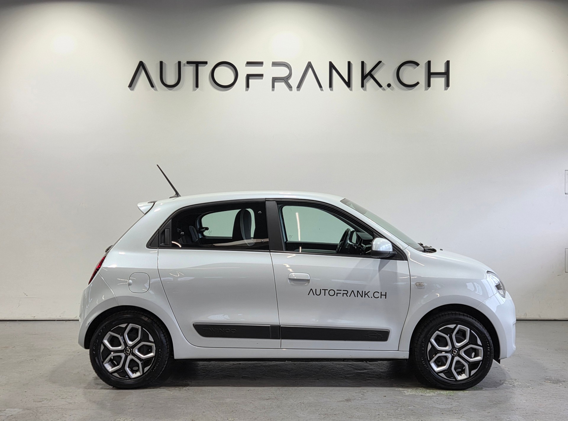 RENAULT Twingo 0.9 TCe 95 Zen-showroom-element-1