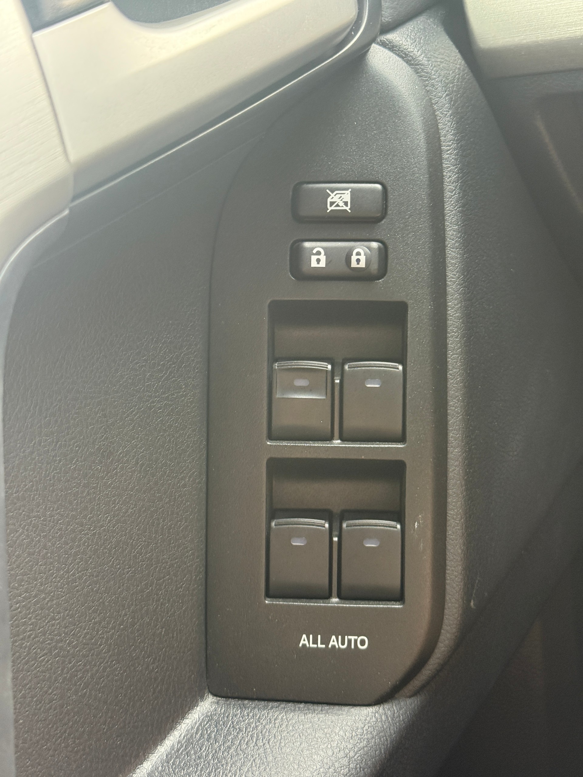 TOYOTA Land Cruiser 2.8TD Premium Automatic *CH-FZ* STANDHEIZUNG * LEDER * 201 PS 500 NM*-image-28