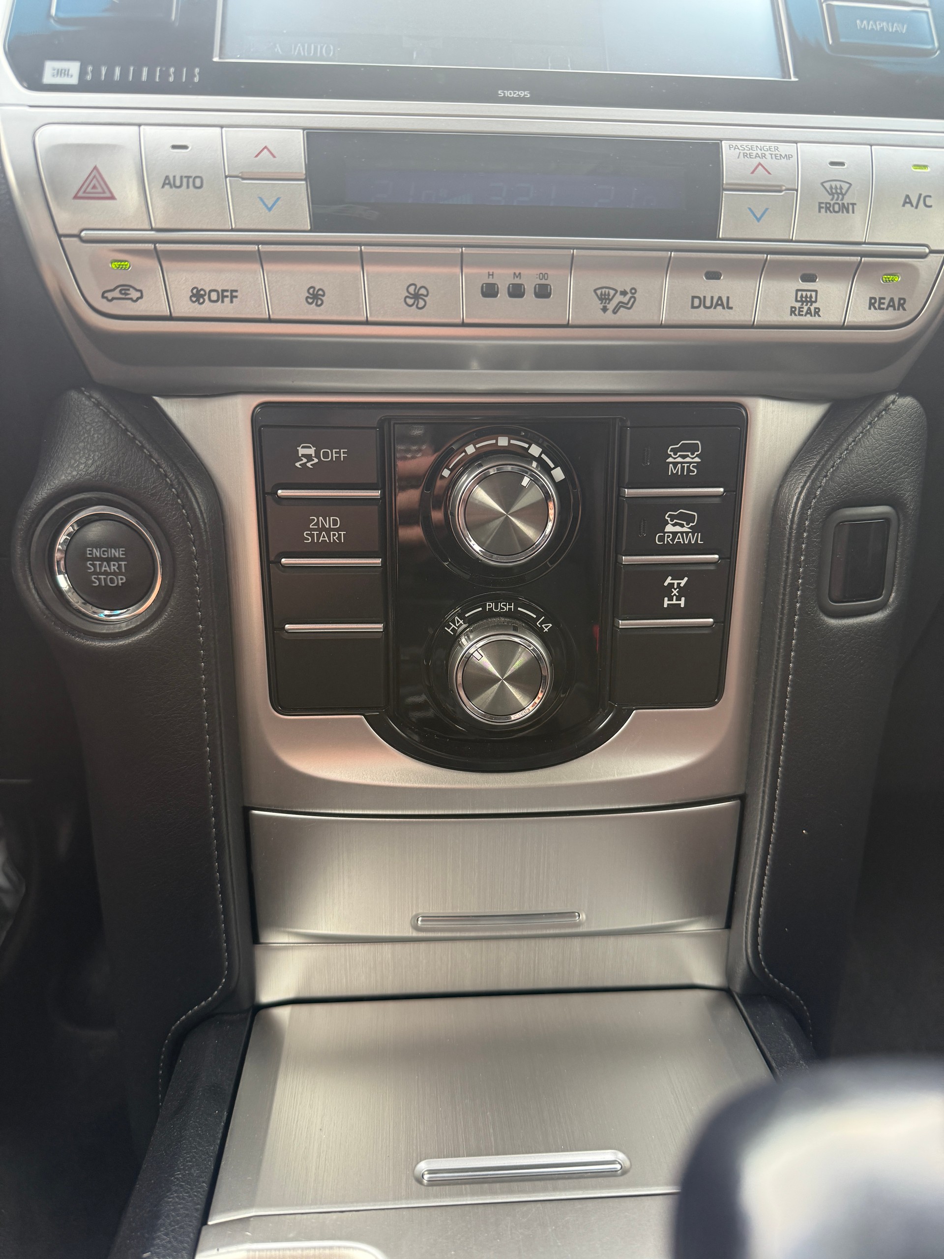 TOYOTA Land Cruiser 2.8TD Premium Automatic *CH-FZ* STANDHEIZUNG * LEDER * 201 PS 500 NM*-image-21