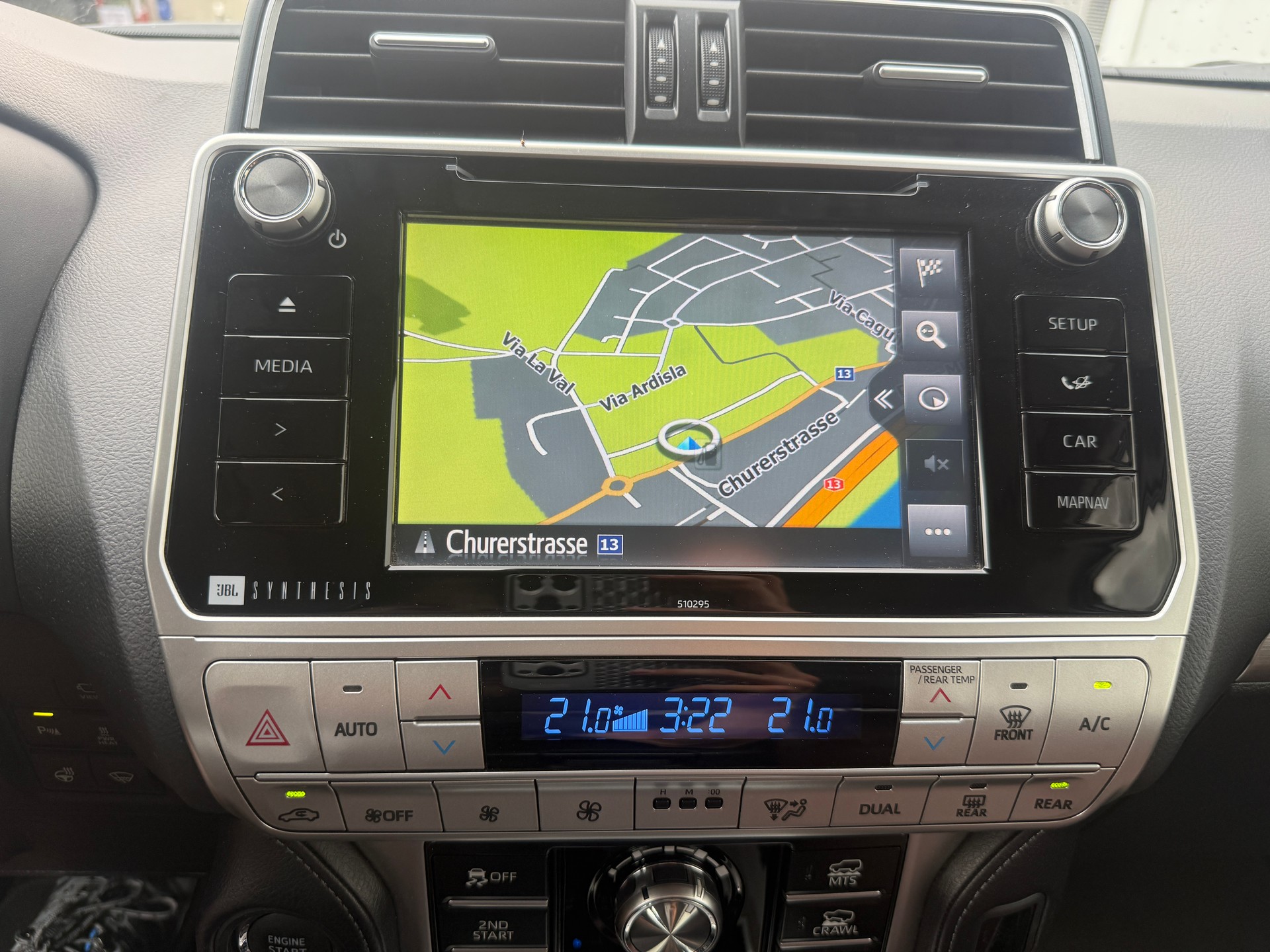 TOYOTA Land Cruiser 2.8TD Premium Automatic *CH-FZ* STANDHEIZUNG * LEDER * 201 PS 500 NM*-image-24