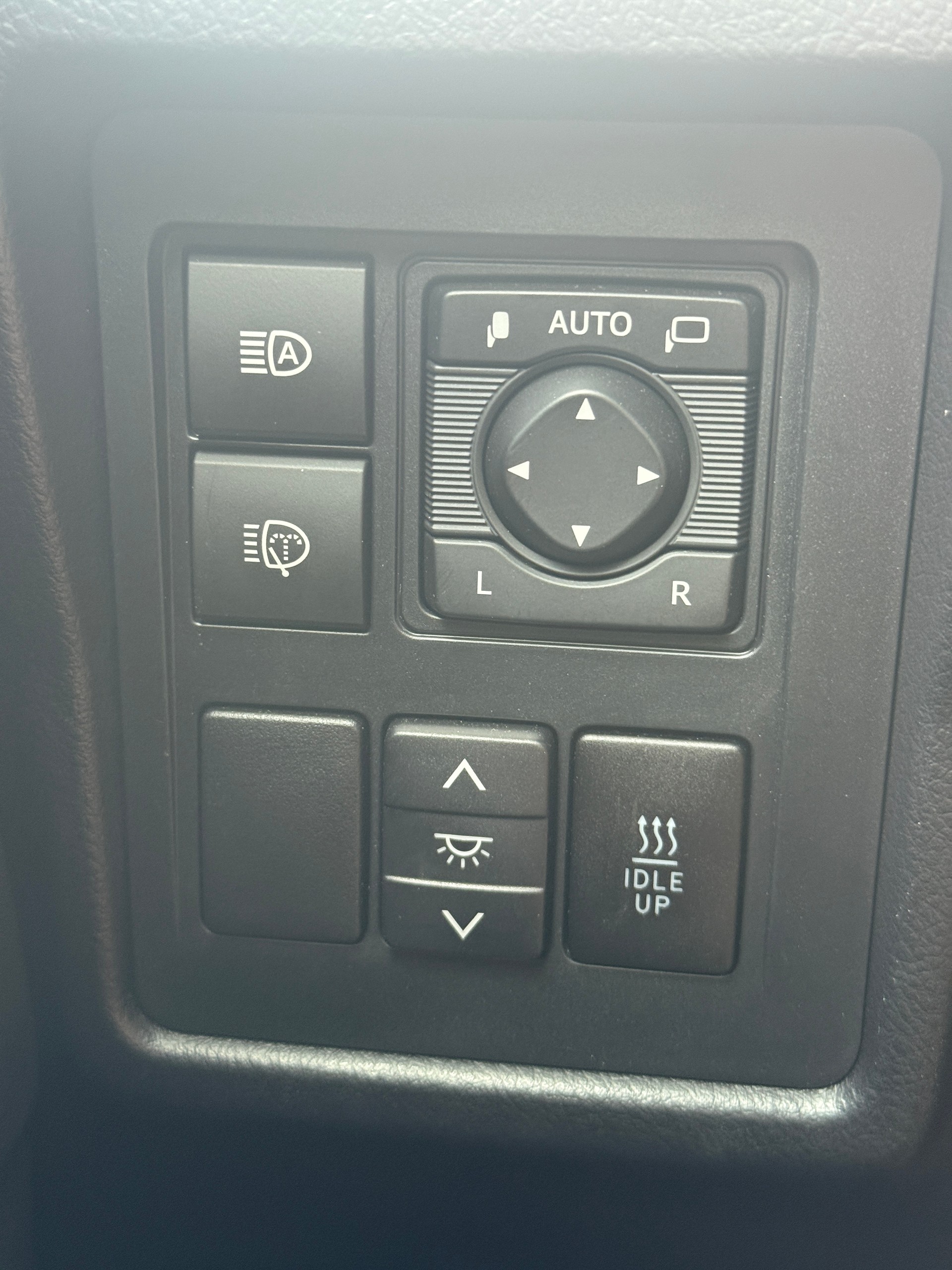 TOYOTA Land Cruiser 2.8TD Premium Automatic *CH-FZ* STANDHEIZUNG * LEDER * 201 PS 500 NM*-image-26