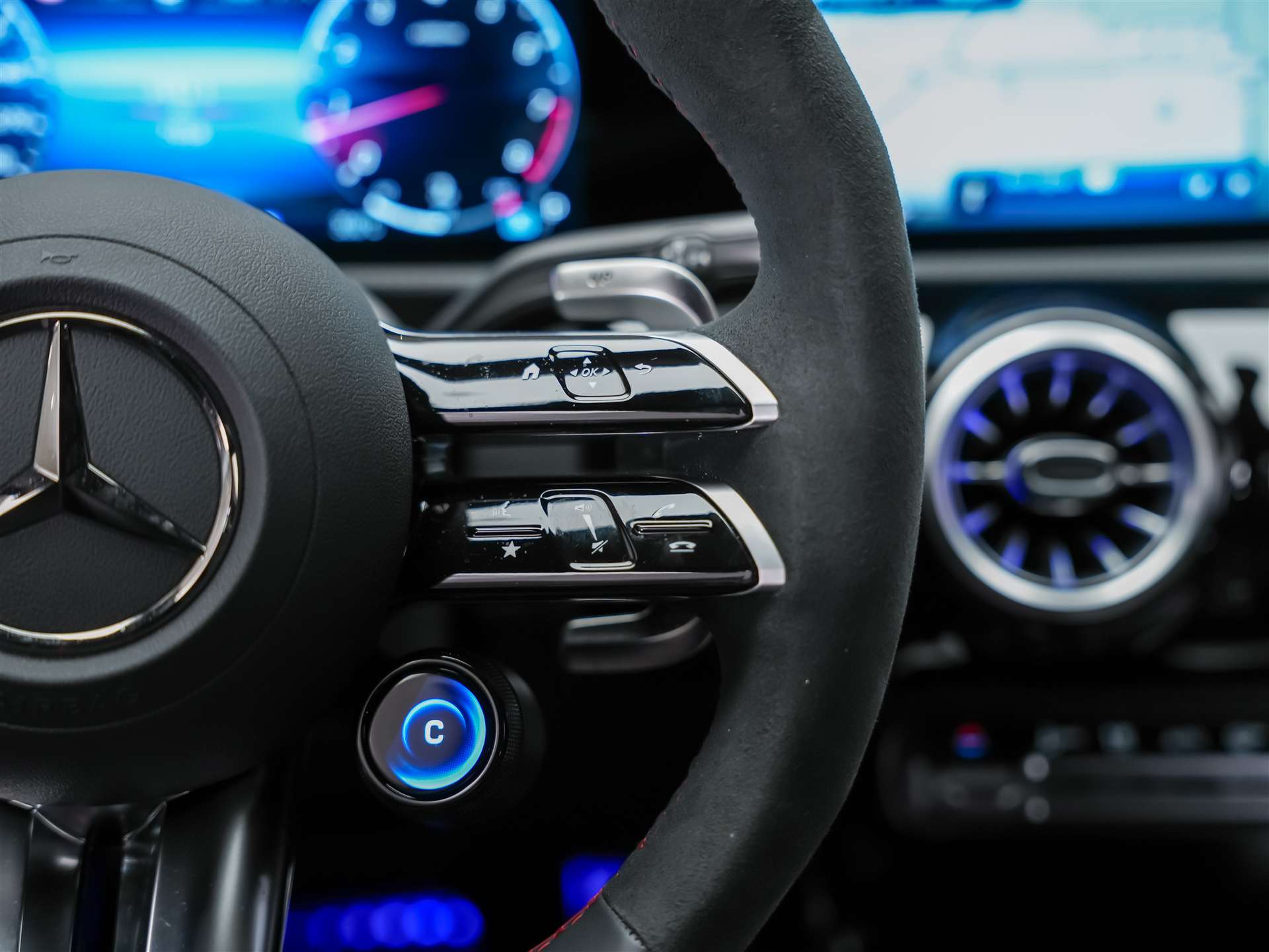 MERCEDES-BENZ A 45 S AMG 4matic+ *Werksgarantie*Abstandsregler*El. Sitze mit Memory*-image-28