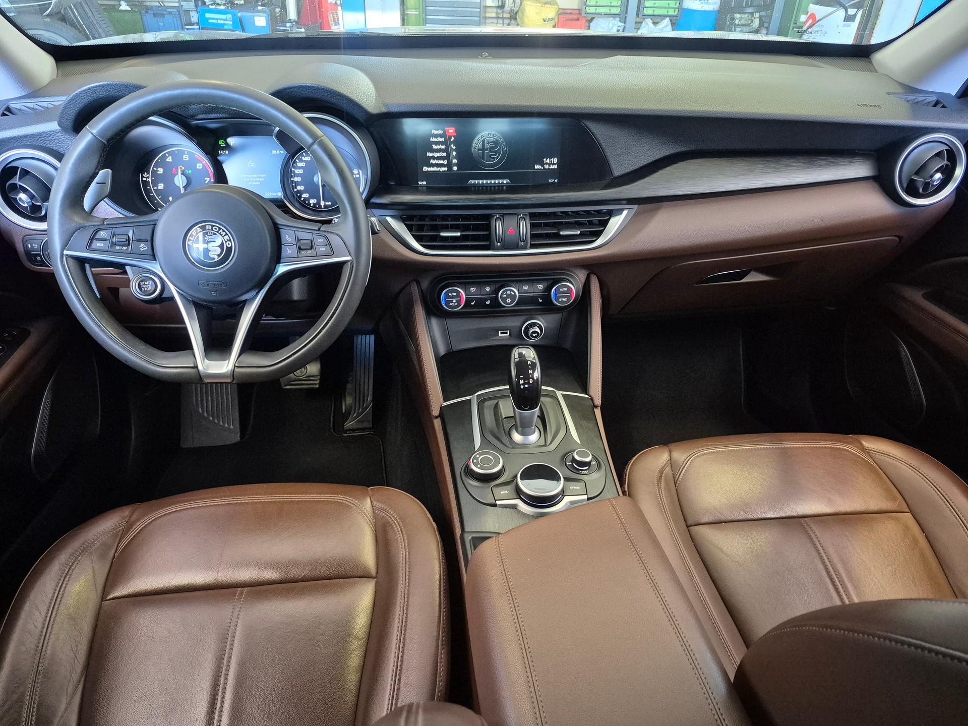 ALFA ROMEO Stelvio 2.0 Executive Q4 Automatic-image-9