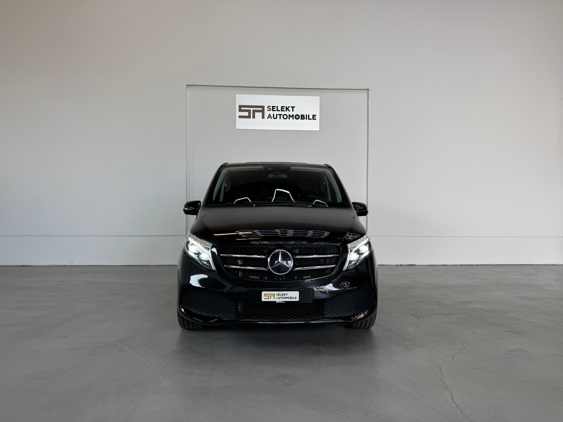 MERCEDES-BENZ V 300 d lang Avantgarde 4Matic 9G-Tronic-showroom-element-2