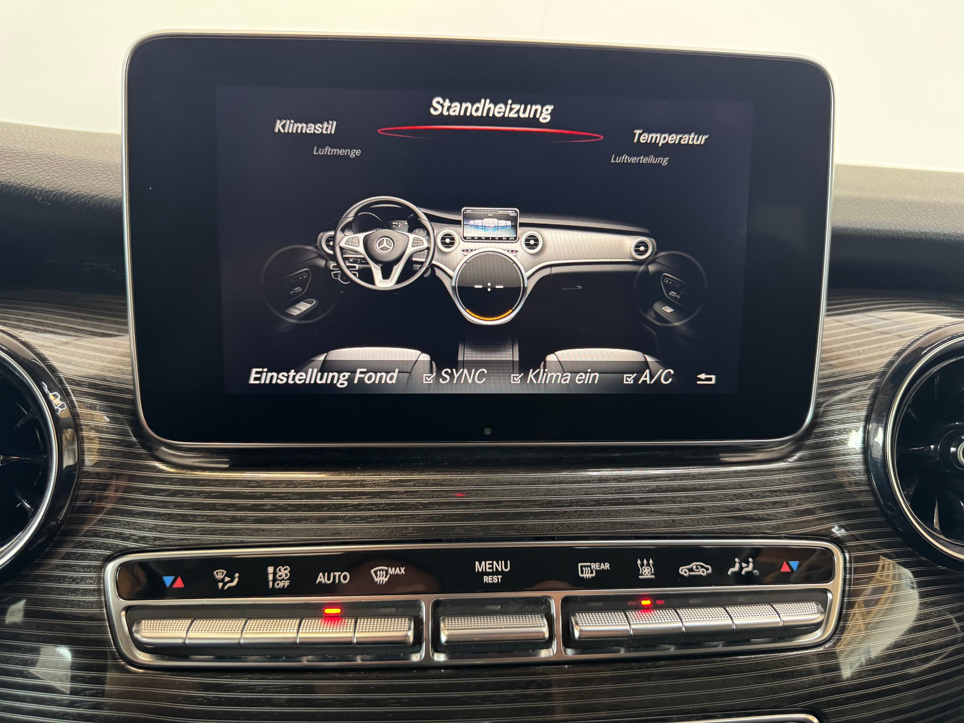 MERCEDES-BENZ V 300 d lang Avantgarde 4Matic 9G-Tronic-image-23