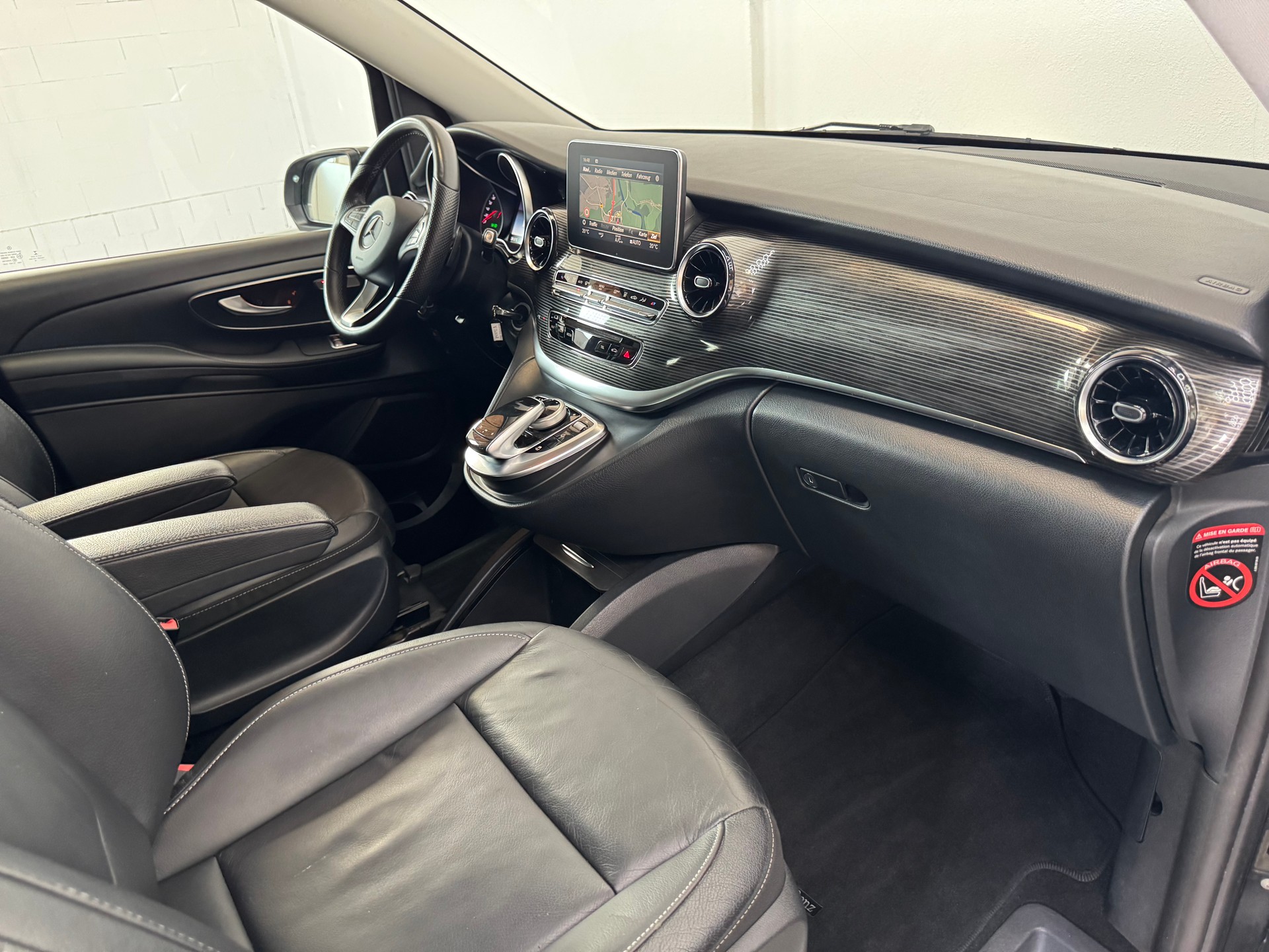MERCEDES-BENZ V 300 d lang Avantgarde 4Matic 9G-Tronic-image-11