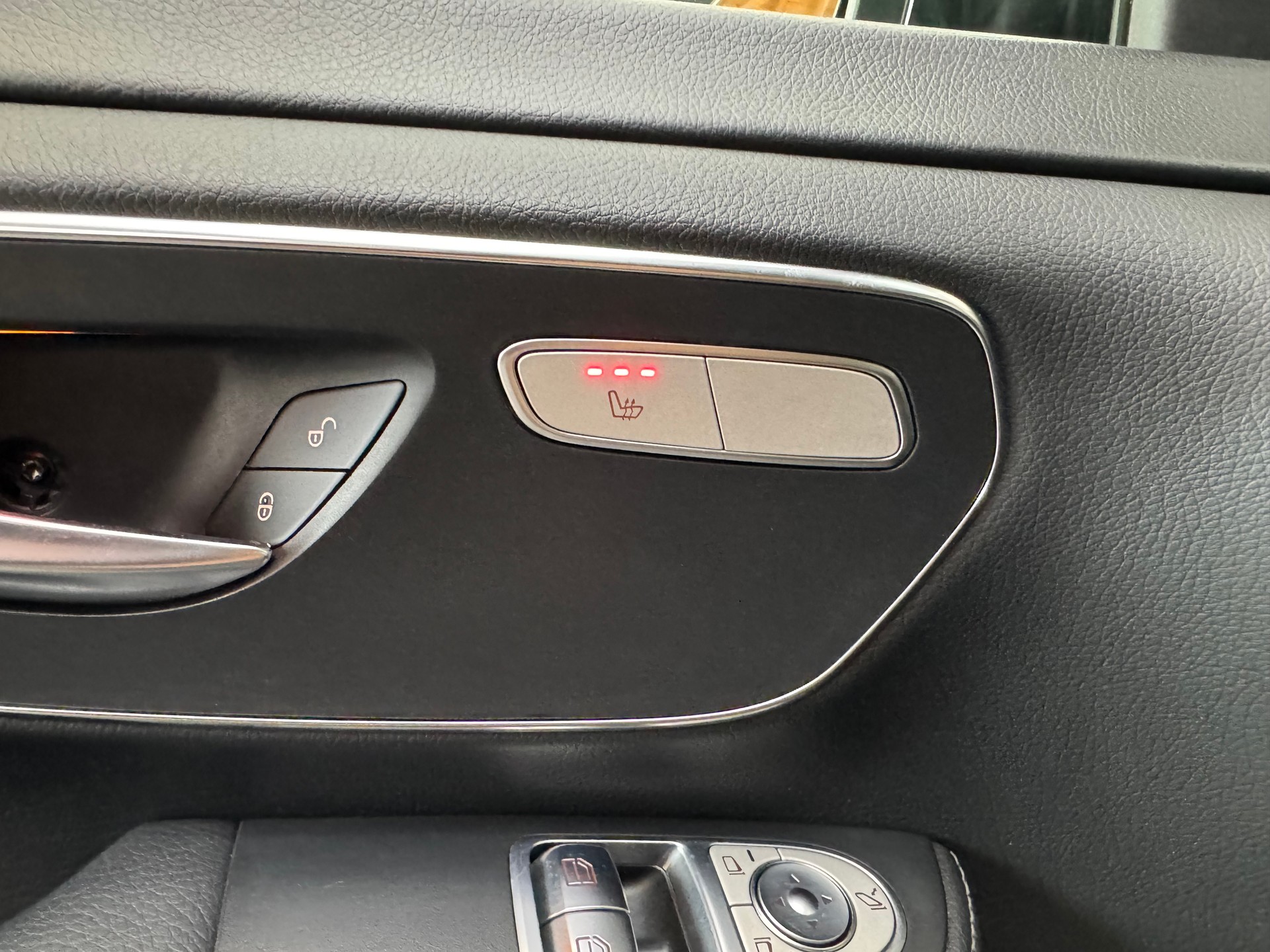 MERCEDES-BENZ V 300 d lang Avantgarde 4Matic 9G-Tronic-image-26