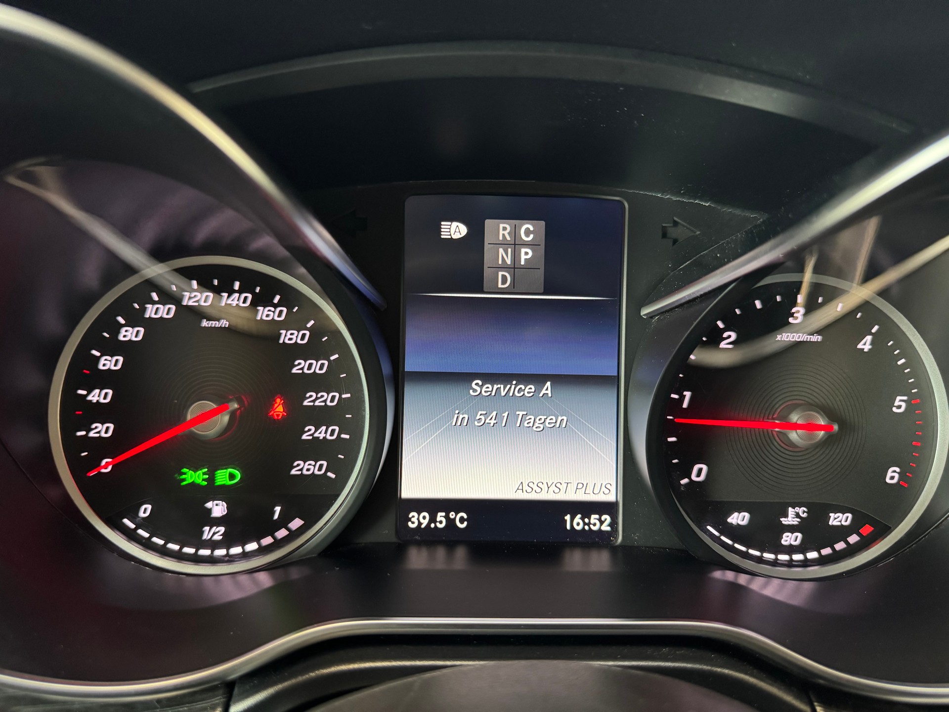 MERCEDES-BENZ V 300 d lang Avantgarde 4Matic 9G-Tronic-image-14