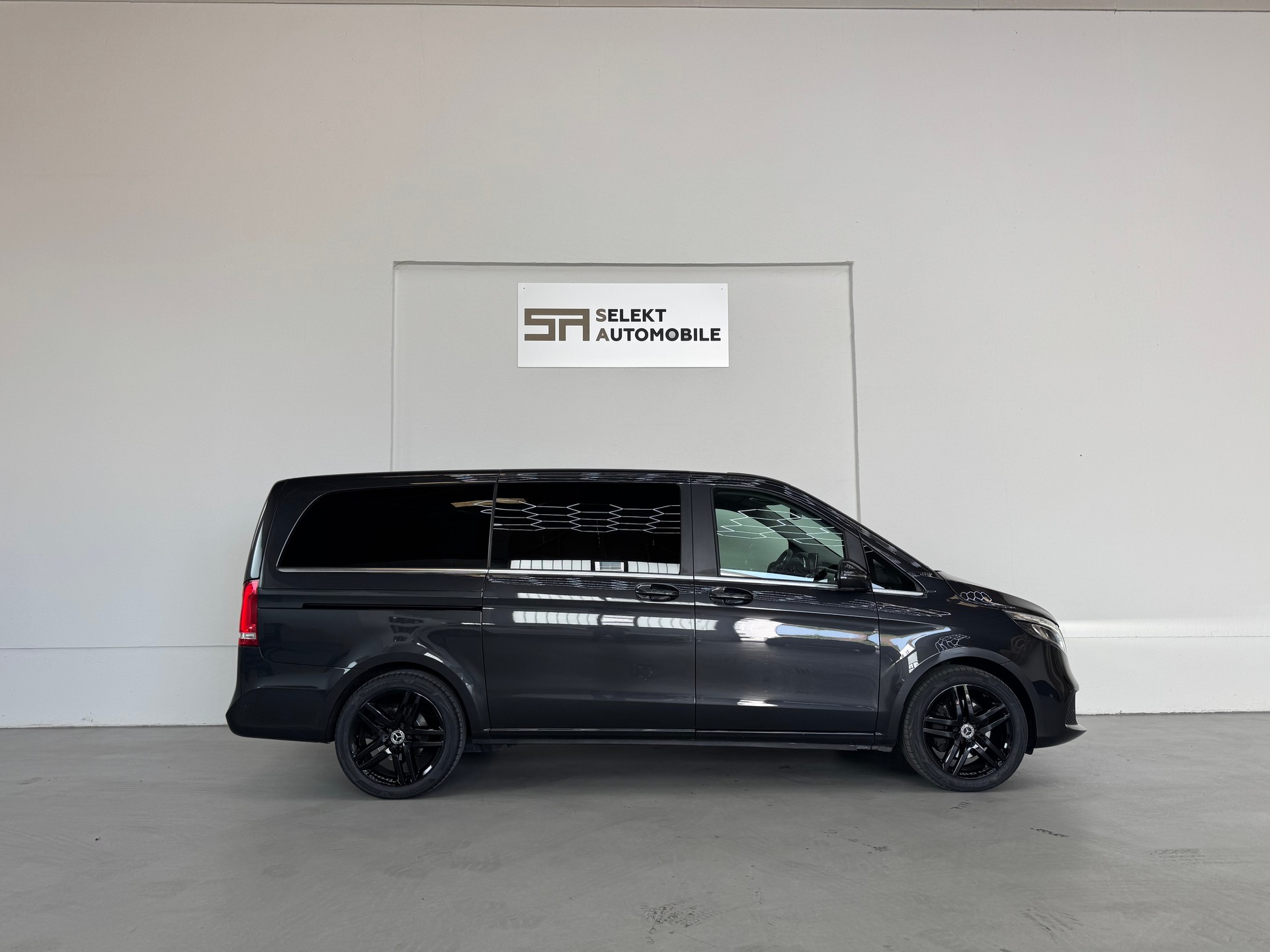 MERCEDES-BENZ V 300 d lang Avantgarde 4Matic 9G-Tronic-image-6
