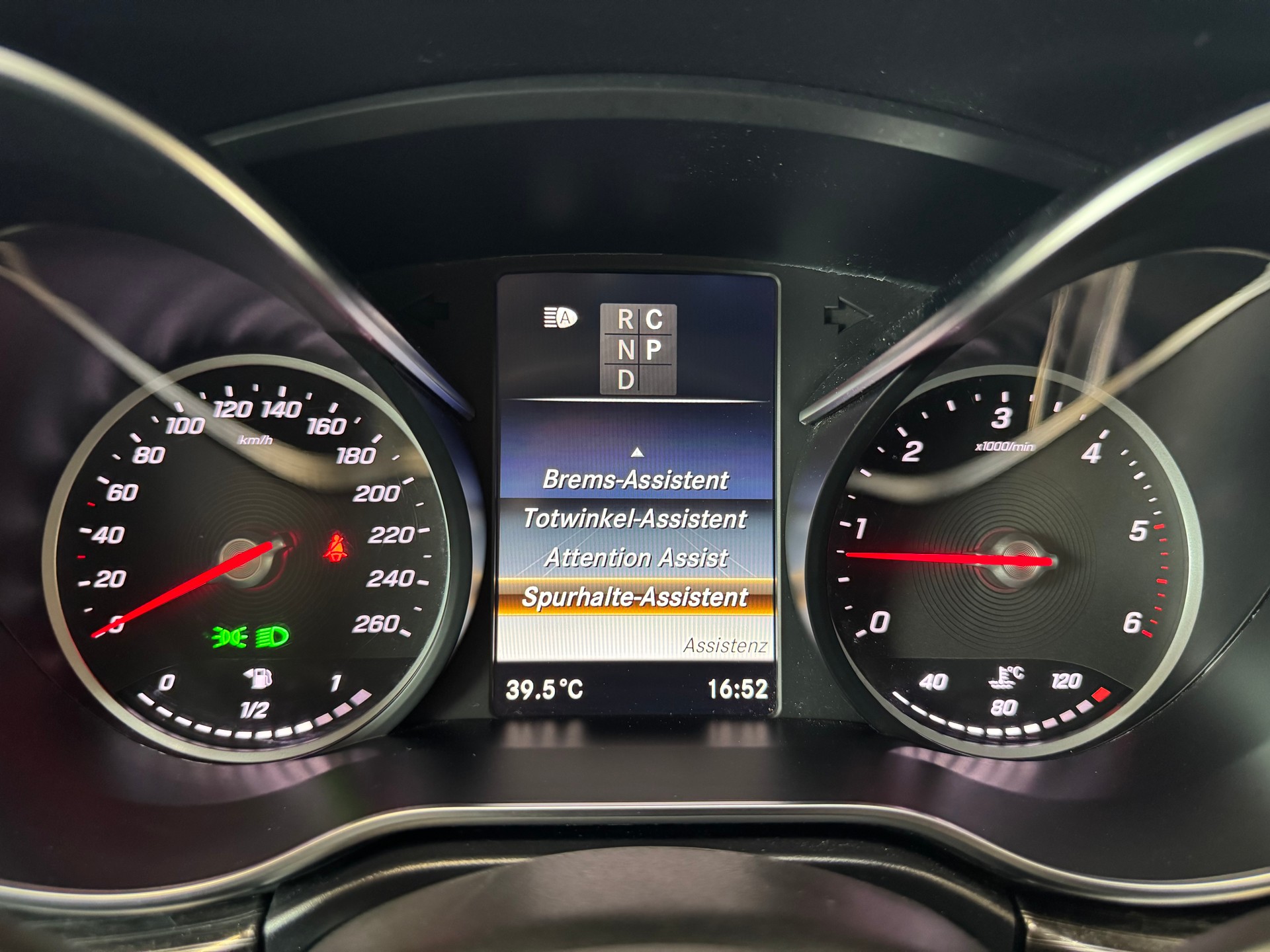 MERCEDES-BENZ V 300 d lang Avantgarde 4Matic 9G-Tronic-image-13
