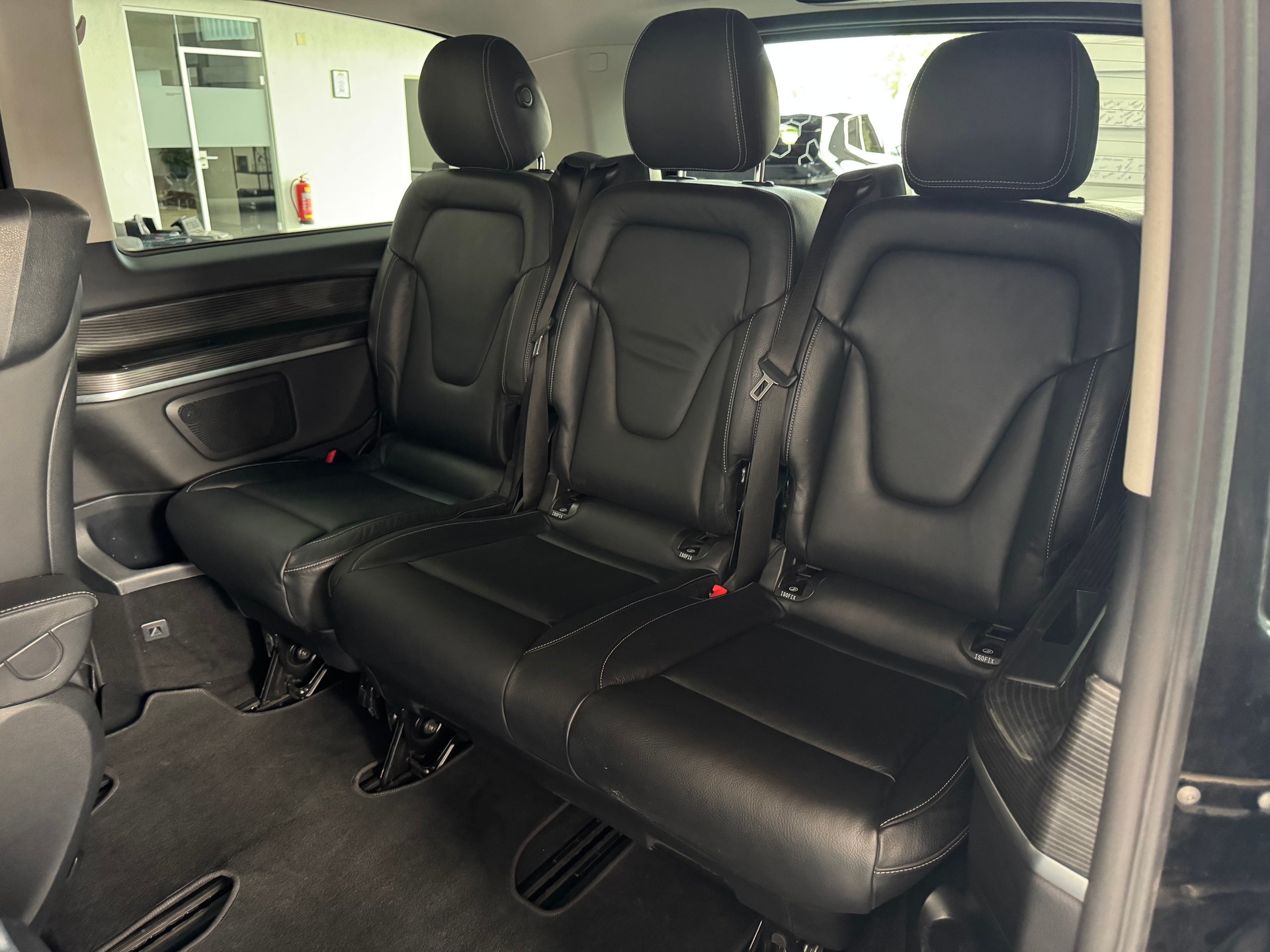 MERCEDES-BENZ V 300 d lang Avantgarde 4Matic 9G-Tronic-image-29