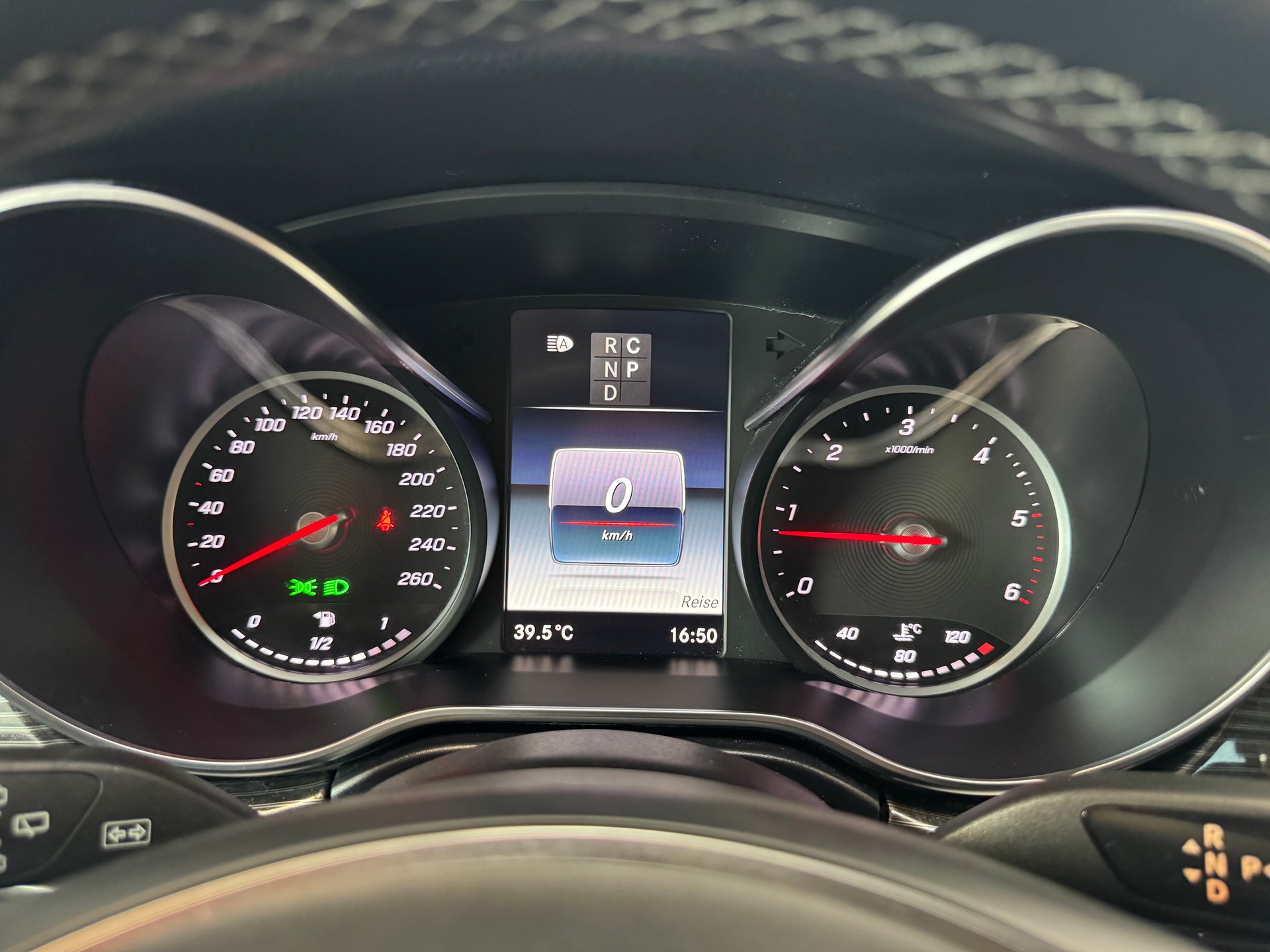 MERCEDES-BENZ V 300 d lang Avantgarde 4Matic 9G-Tronic-image-12