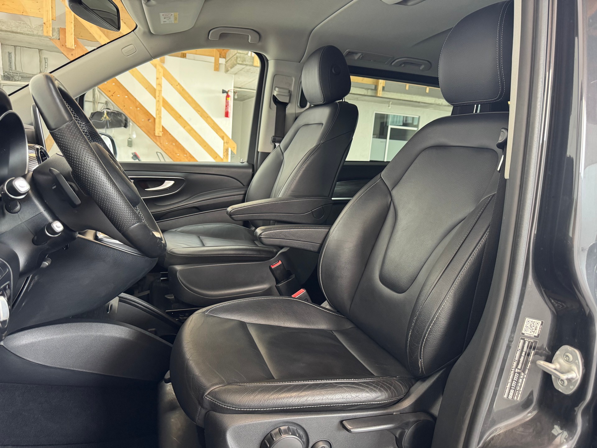 MERCEDES-BENZ V 300 d lang Avantgarde 4Matic 9G-Tronic-image-9