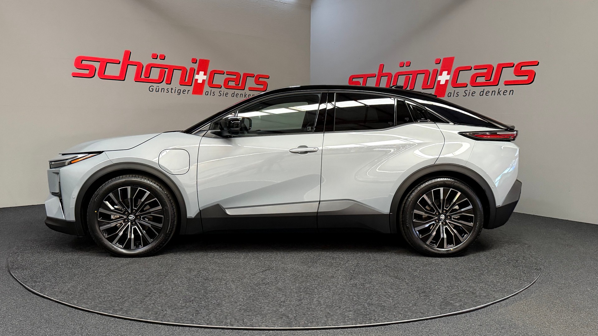 TOYOTA C-HR+ 77 kWh Premium AWD-showroom-element-2