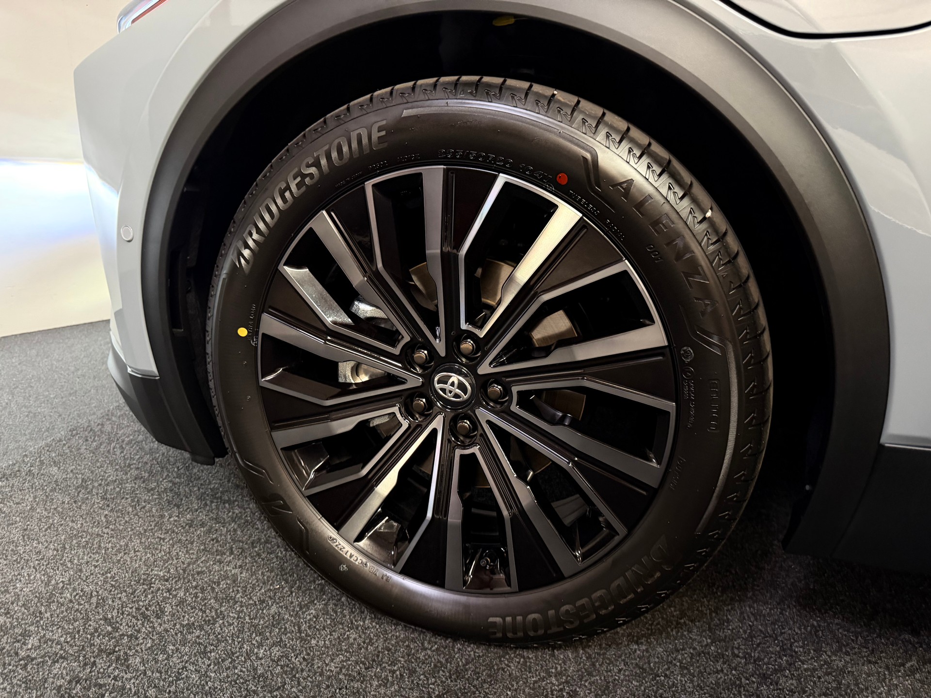 TOYOTA C-HR+ 77 kWh Premium AWD-image-10
