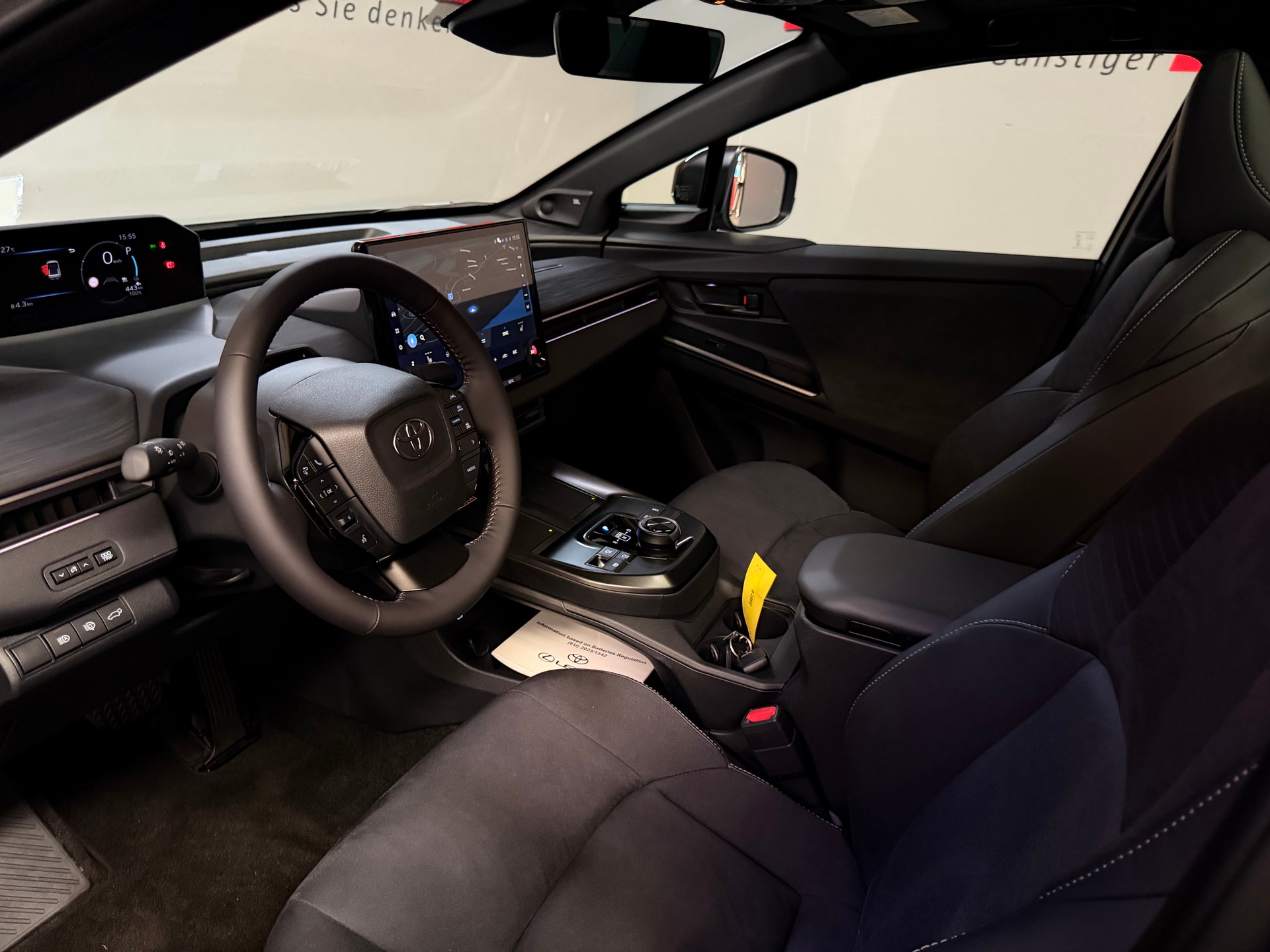 TOYOTA C-HR+ 77 kWh Premium AWD-image-14
