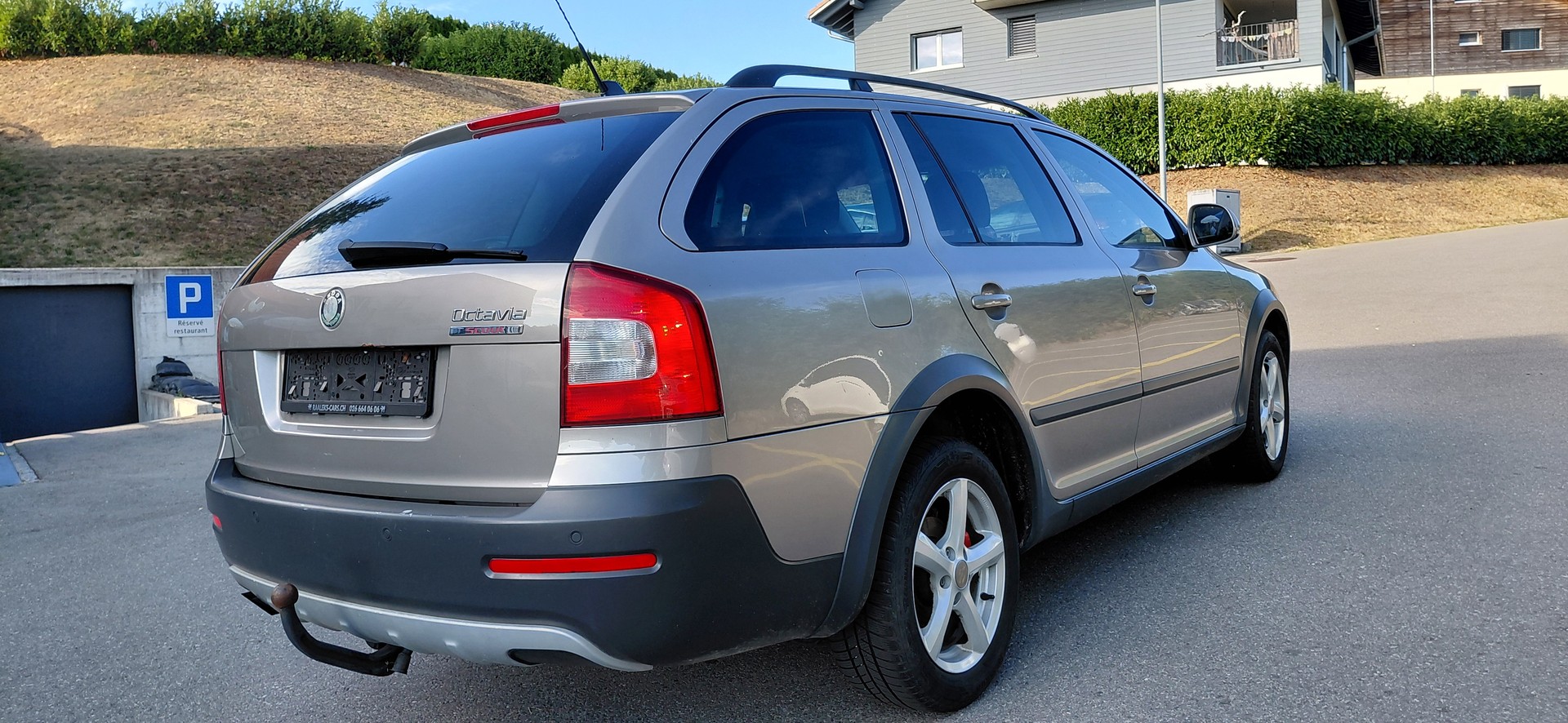 SKODA Octavia Scout 1.8 FSI 4x4-showroom-element-2