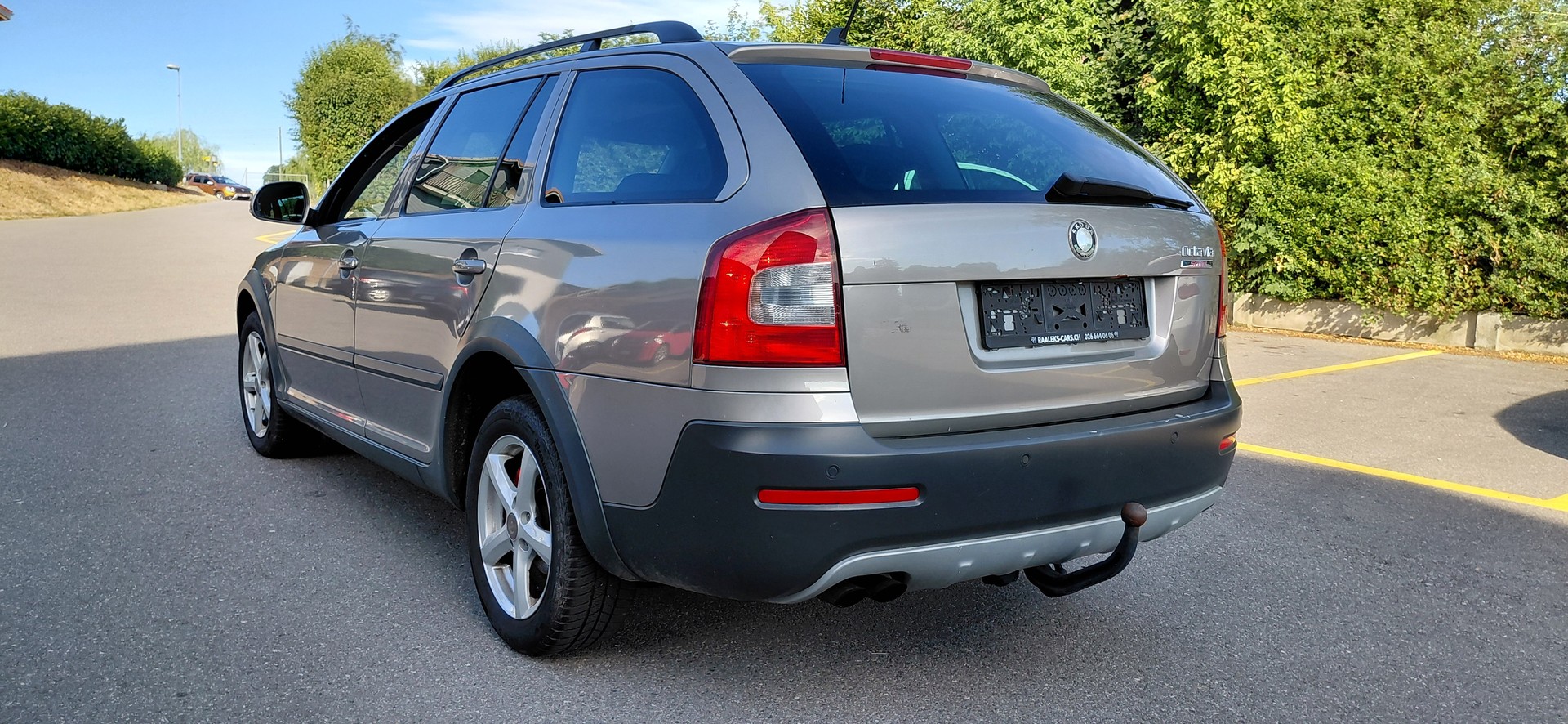 SKODA Octavia Scout 1.8 FSI 4x4-showroom-element-3