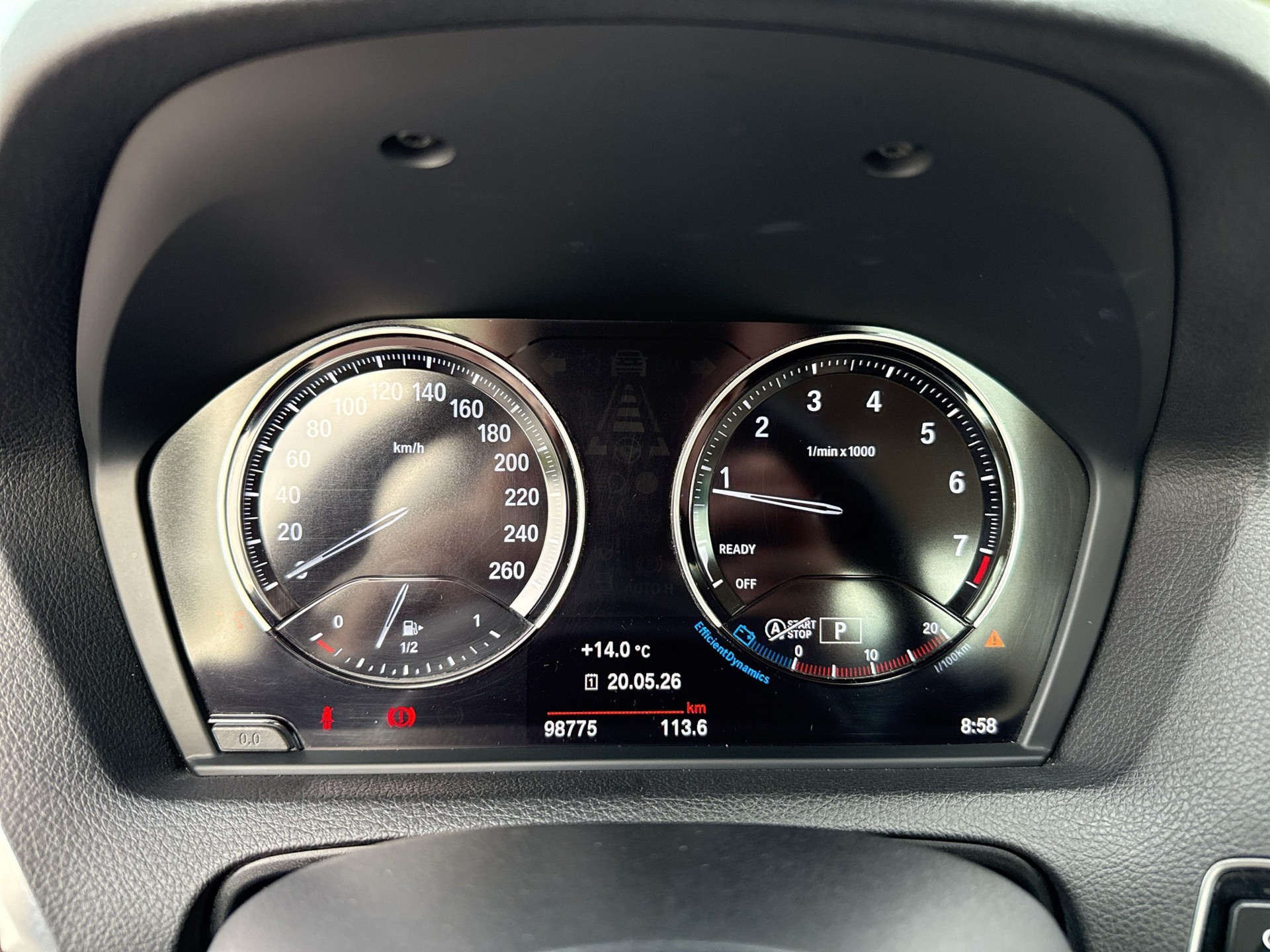 BMW 220i Luxury Line Steptronic-image-13