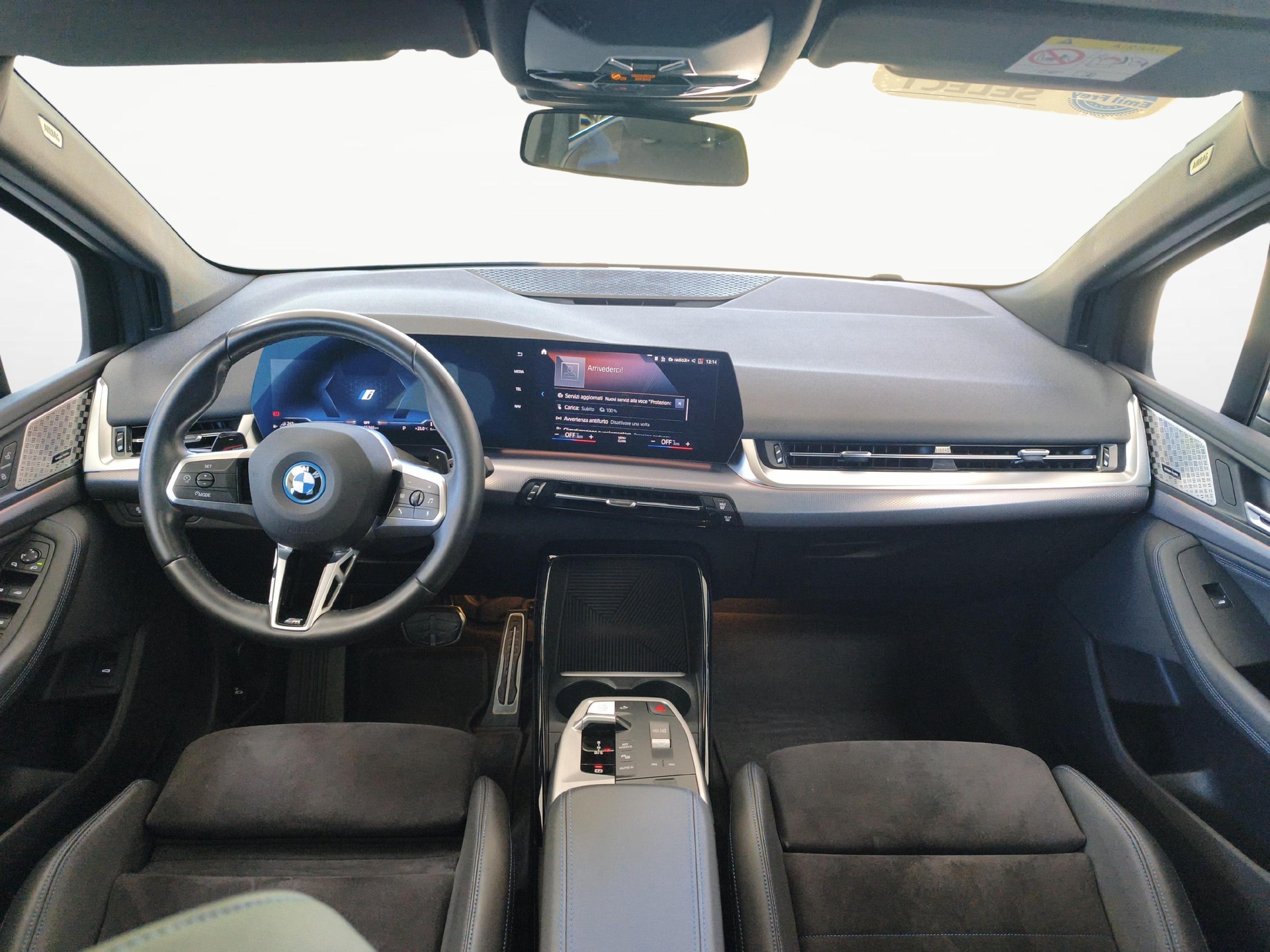 BMW 225e xDrive paddles Active Tourer-image-9