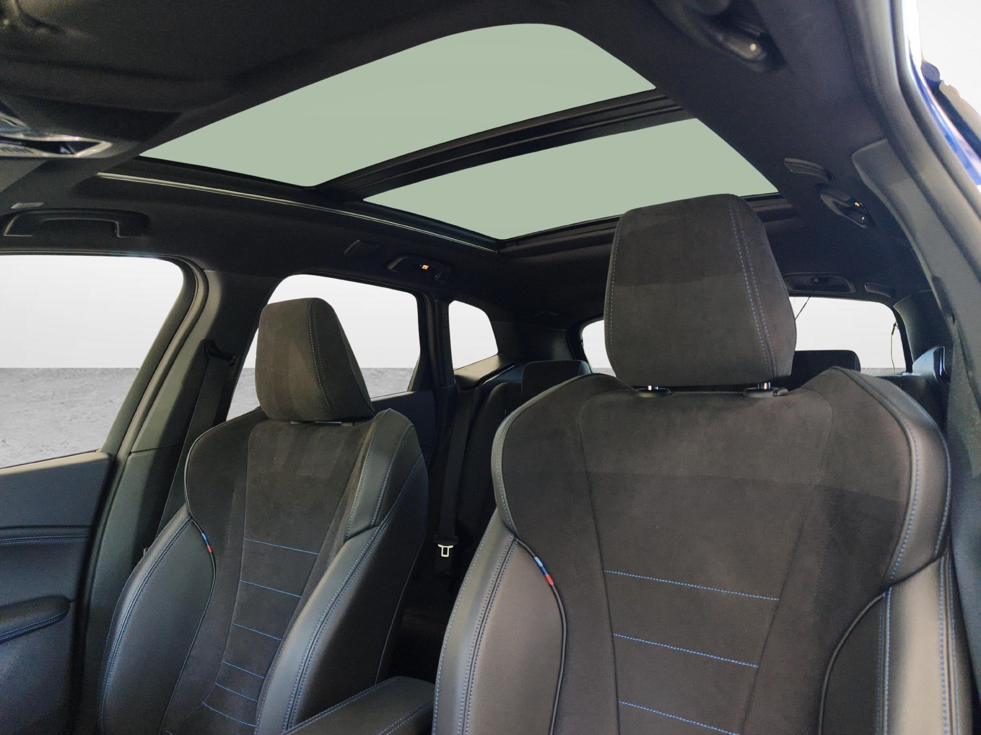 BMW 225e xDrive paddles Active Tourer-image-11