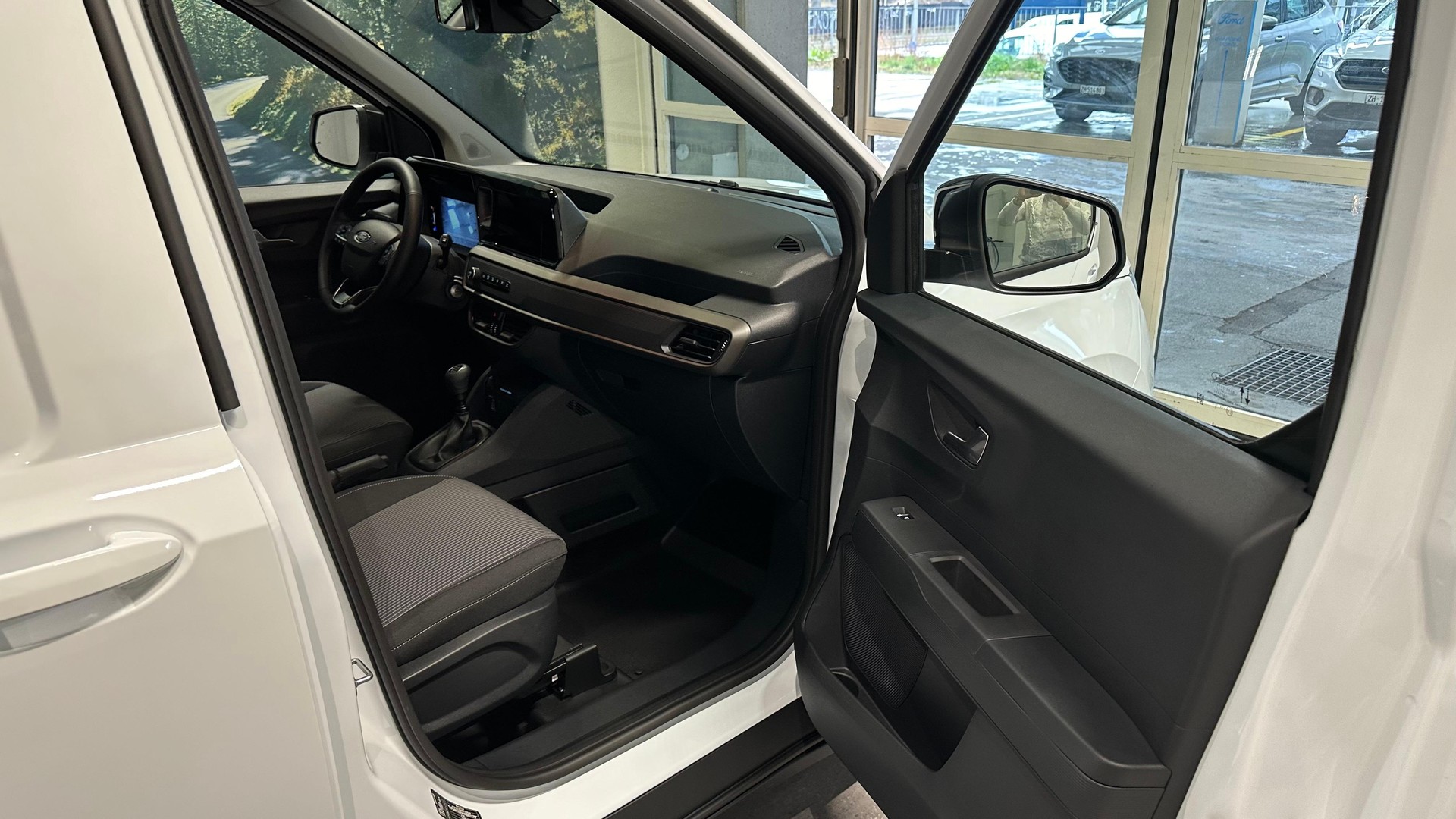 FORD Transit Courier Van 1.0 EcoBoost Trend-image-12