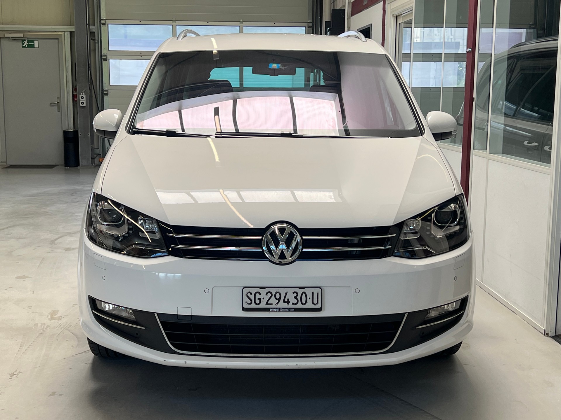 VW Sharan 2.0 TDI BlueMotion Technology Highline DSG-image-1