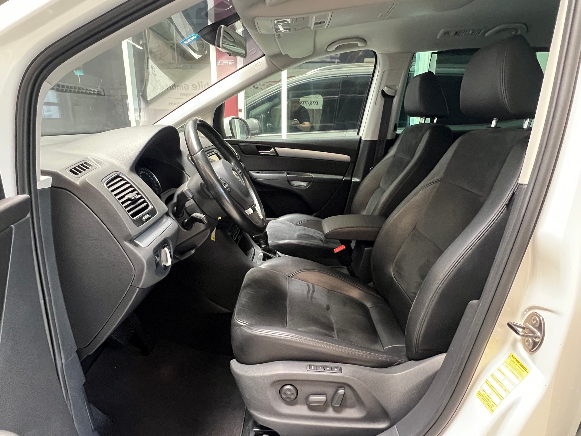 VW Sharan 2.0 TDI BlueMotion Technology Highline DSG-image-11
