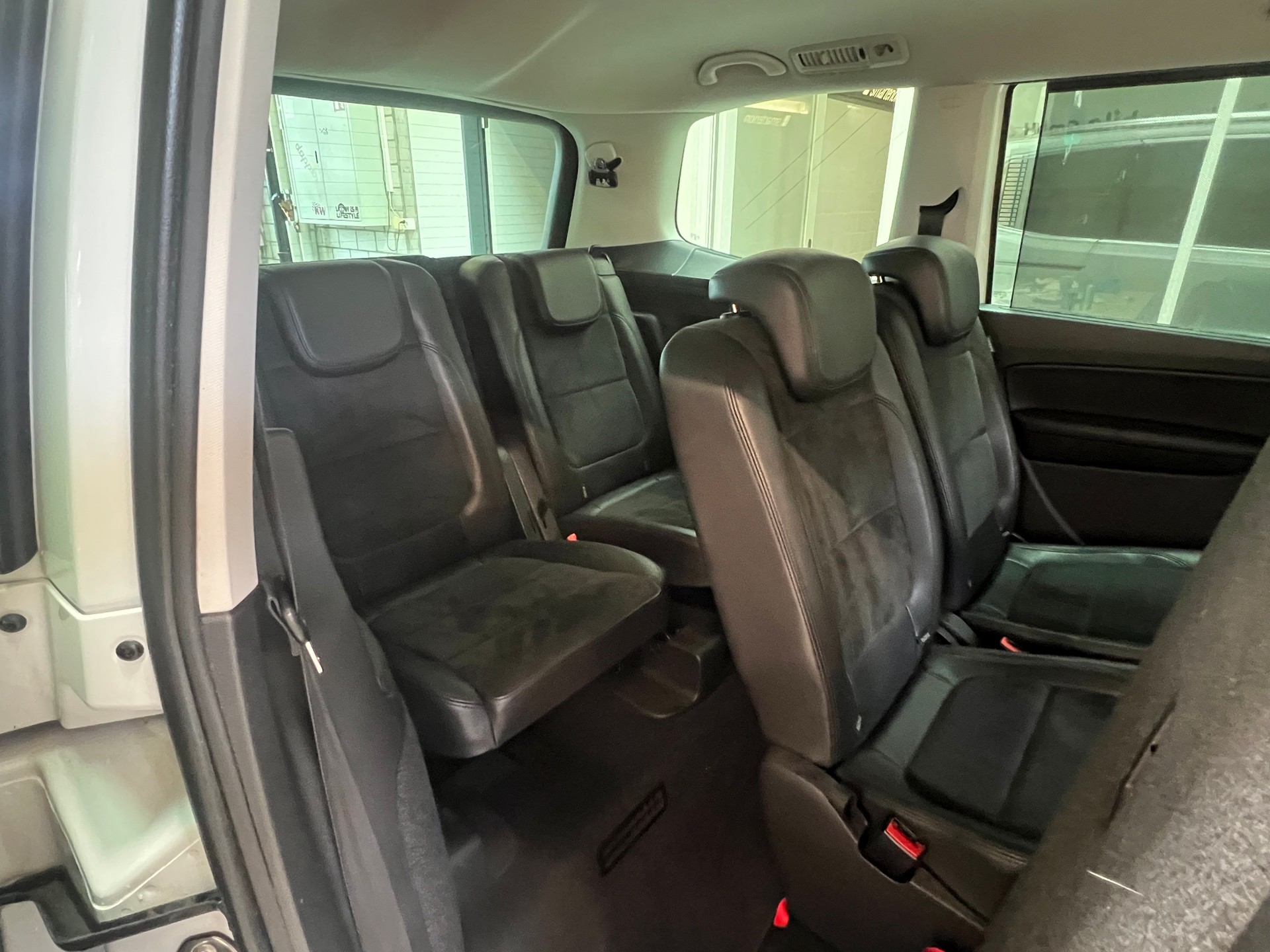 VW Sharan 2.0 TDI BlueMotion Technology Highline DSG-image-15