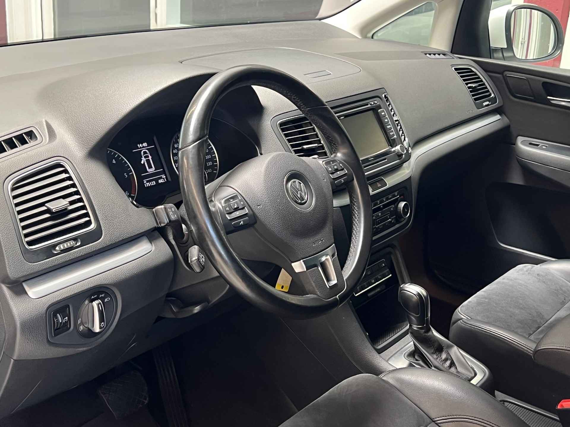 VW Sharan 2.0 TDI BlueMotion Technology Highline DSG-image-10