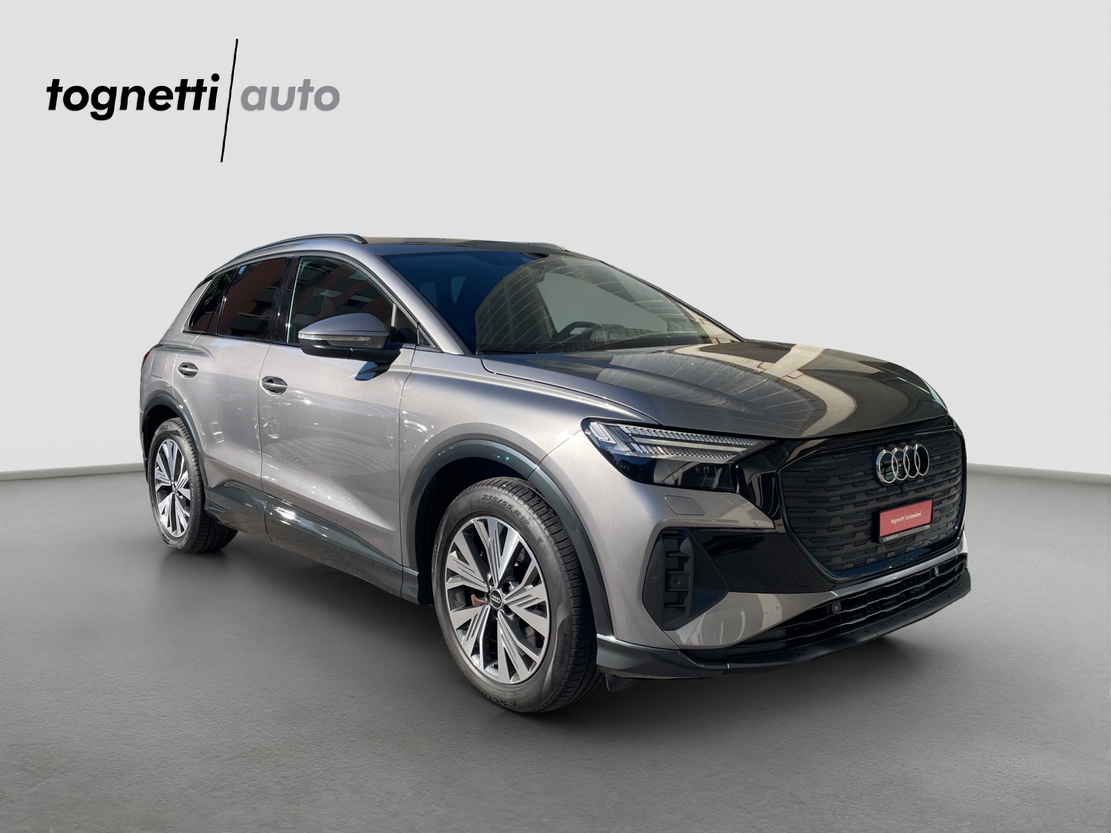 AUDI Q4 e-tron 50 quattro-showroom-element-1