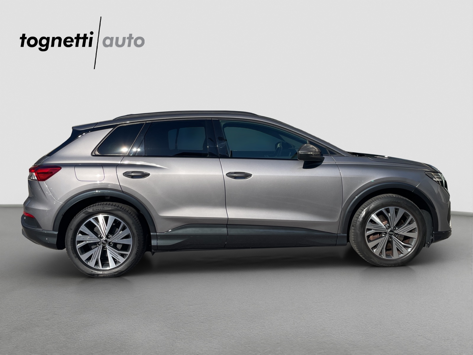 AUDI Q4 e-tron 50 quattro-showroom-element-2