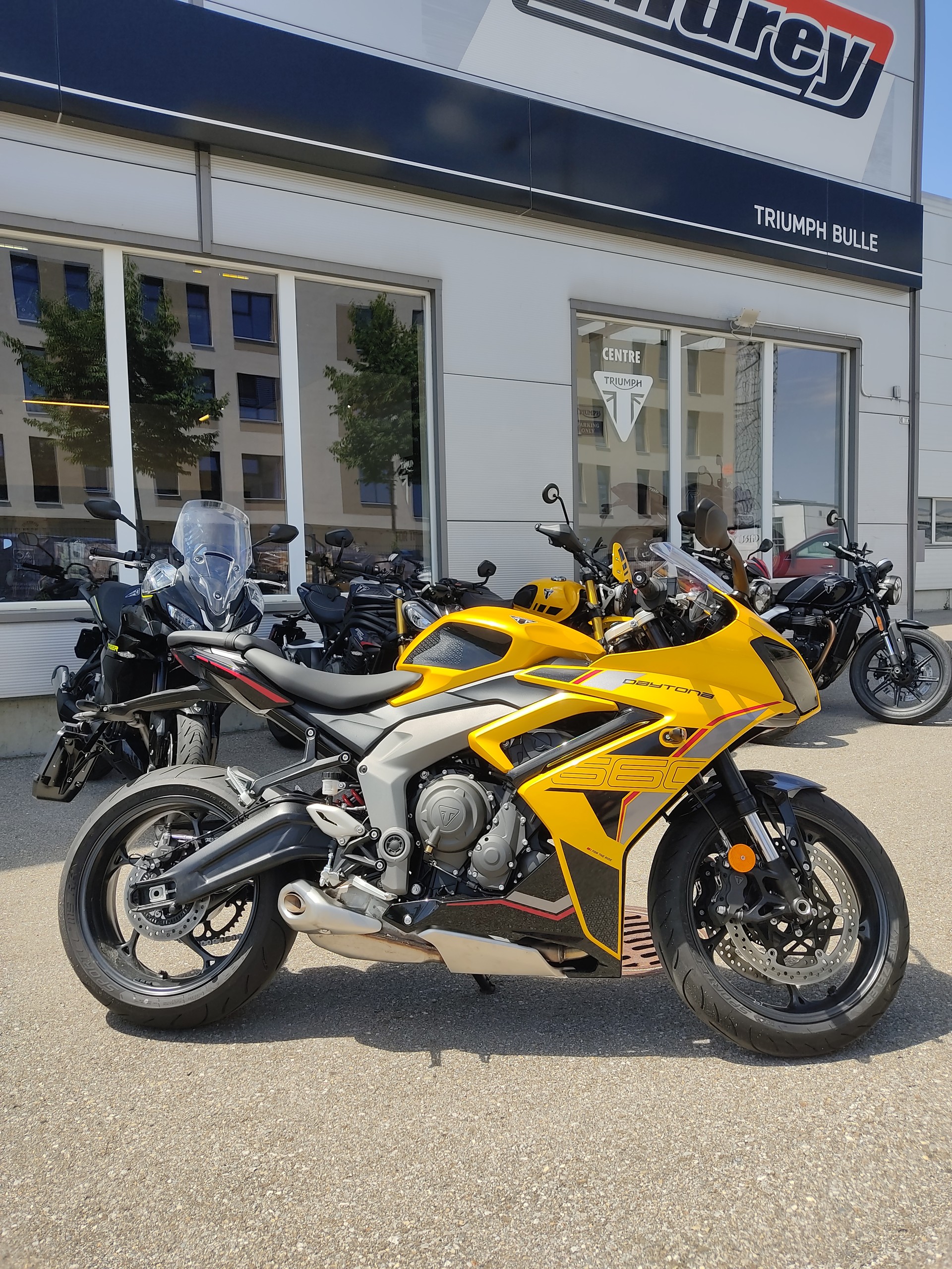 TRIUMPH Daytona 660-image-1