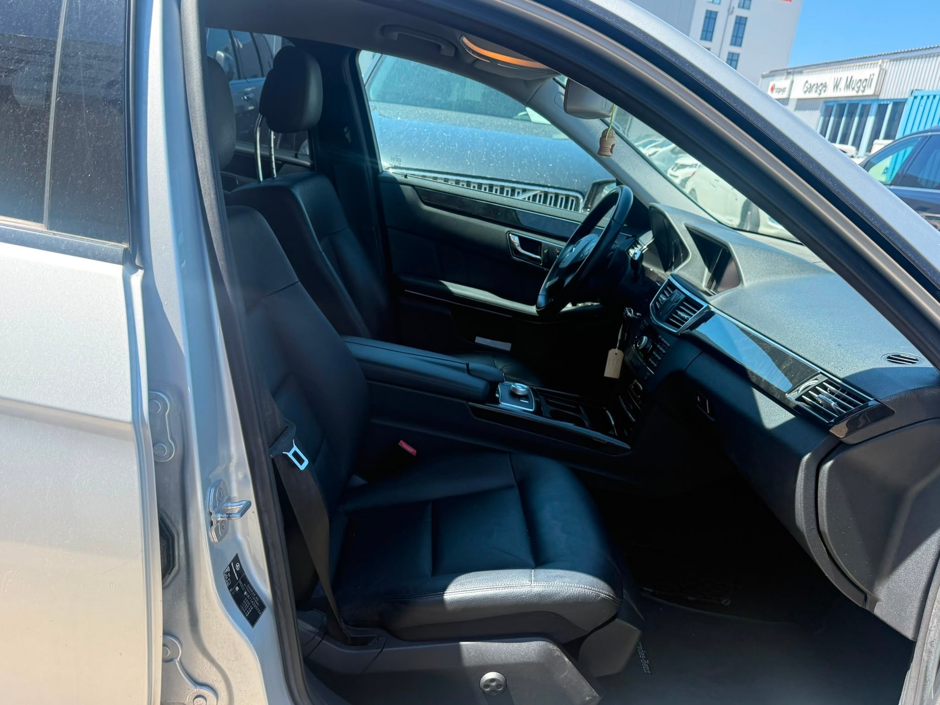 MERCEDES-BENZ E 350 Avantgarde 4Matic 7G-Tronic-image-4