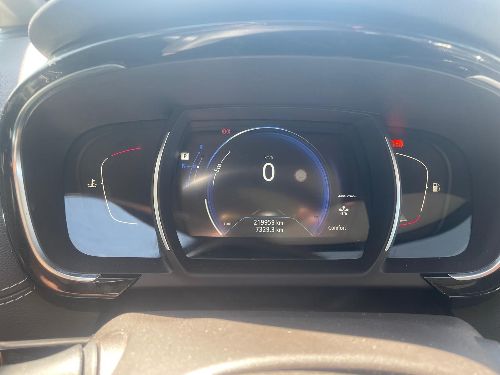 RENAULT Espace 1.6 dCi Intens EDC-image-4