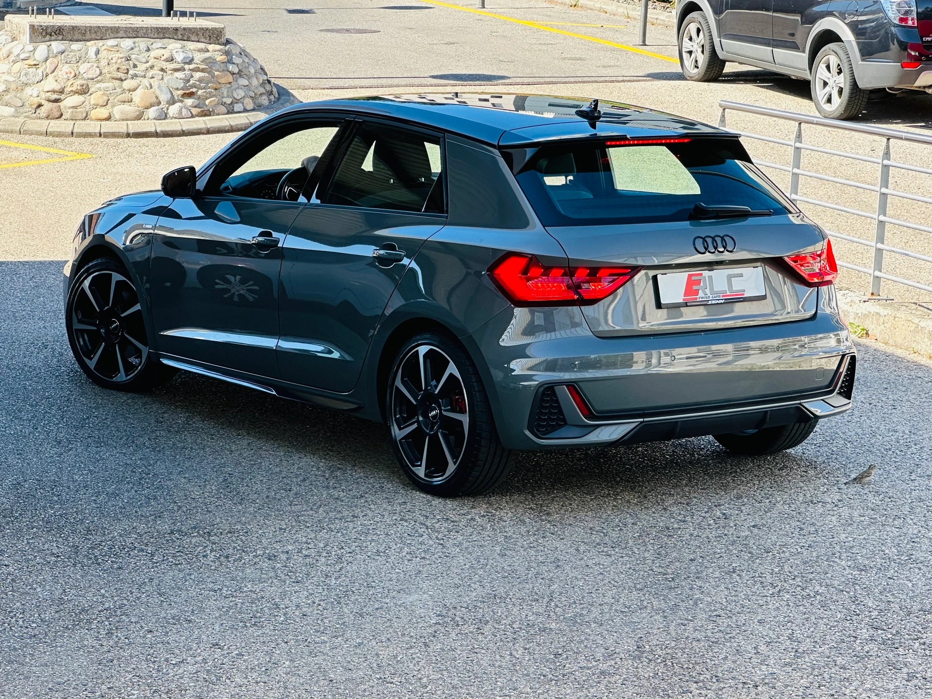 AUDI A1 Sportback 30 TFSI S Line Attraction S-tronic-image-12