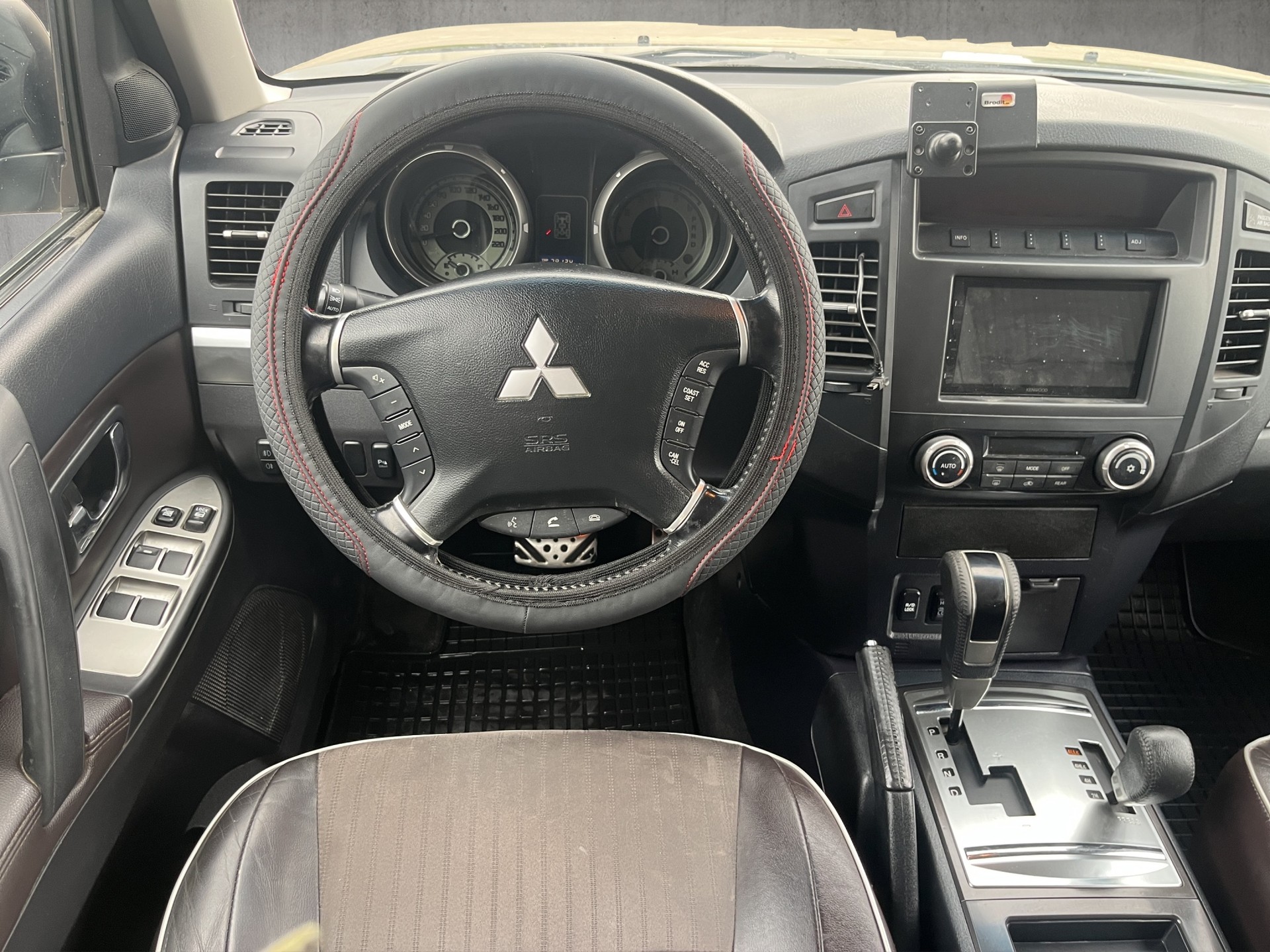 MITSUBISHI Pajero 3.2 DI-D Swiss Edition Automatic-image-15